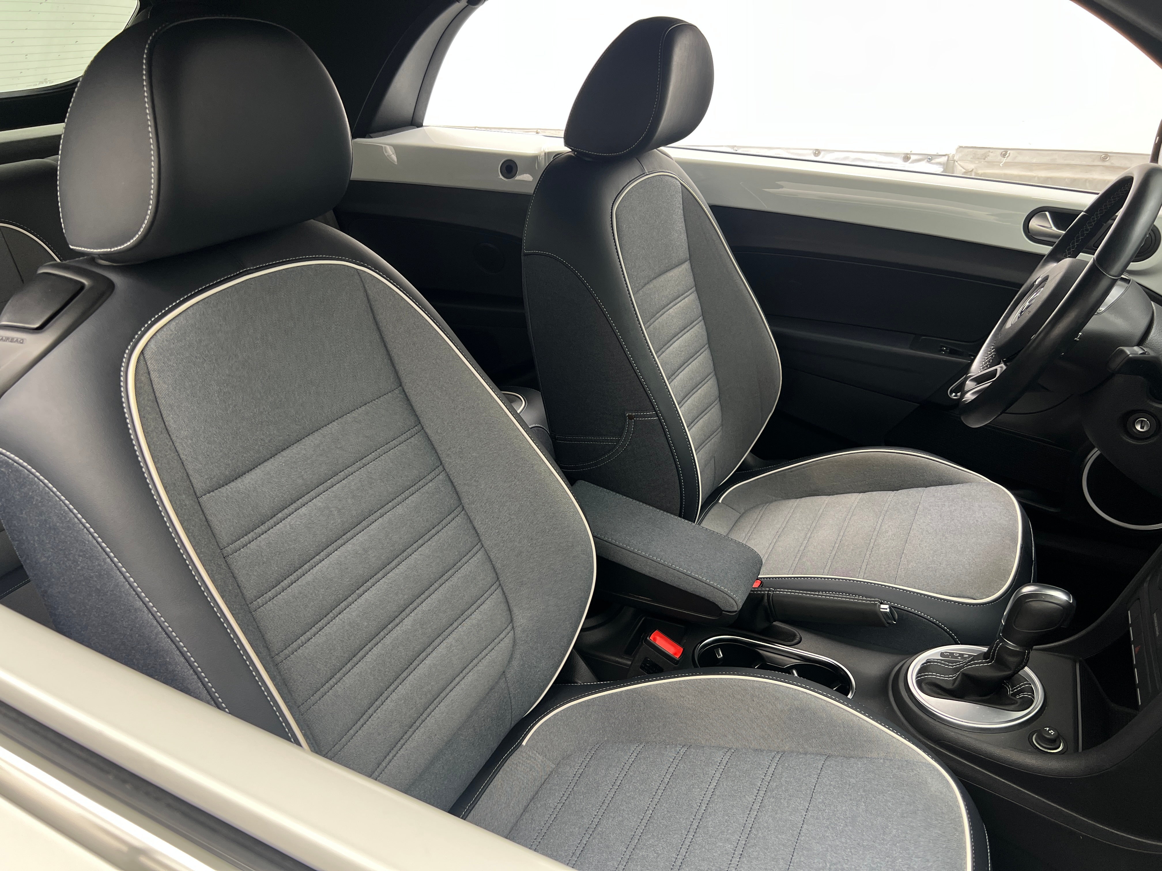 2016 Volkswagen Beetle Denim 2