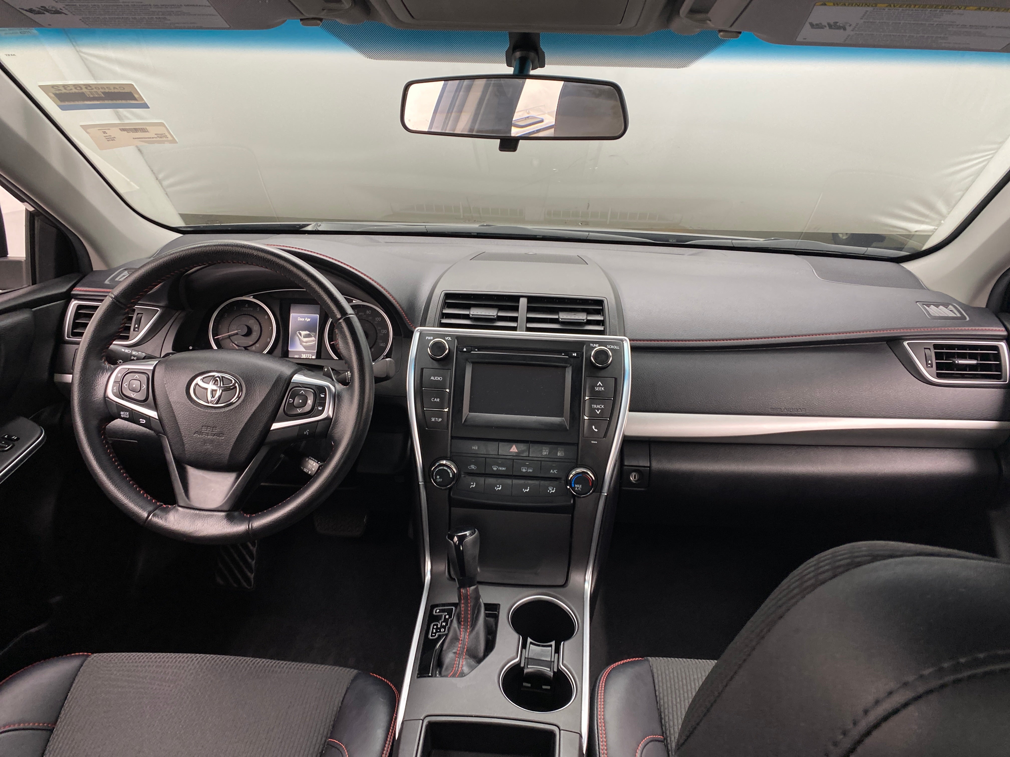 2016 Toyota Camry SE 3