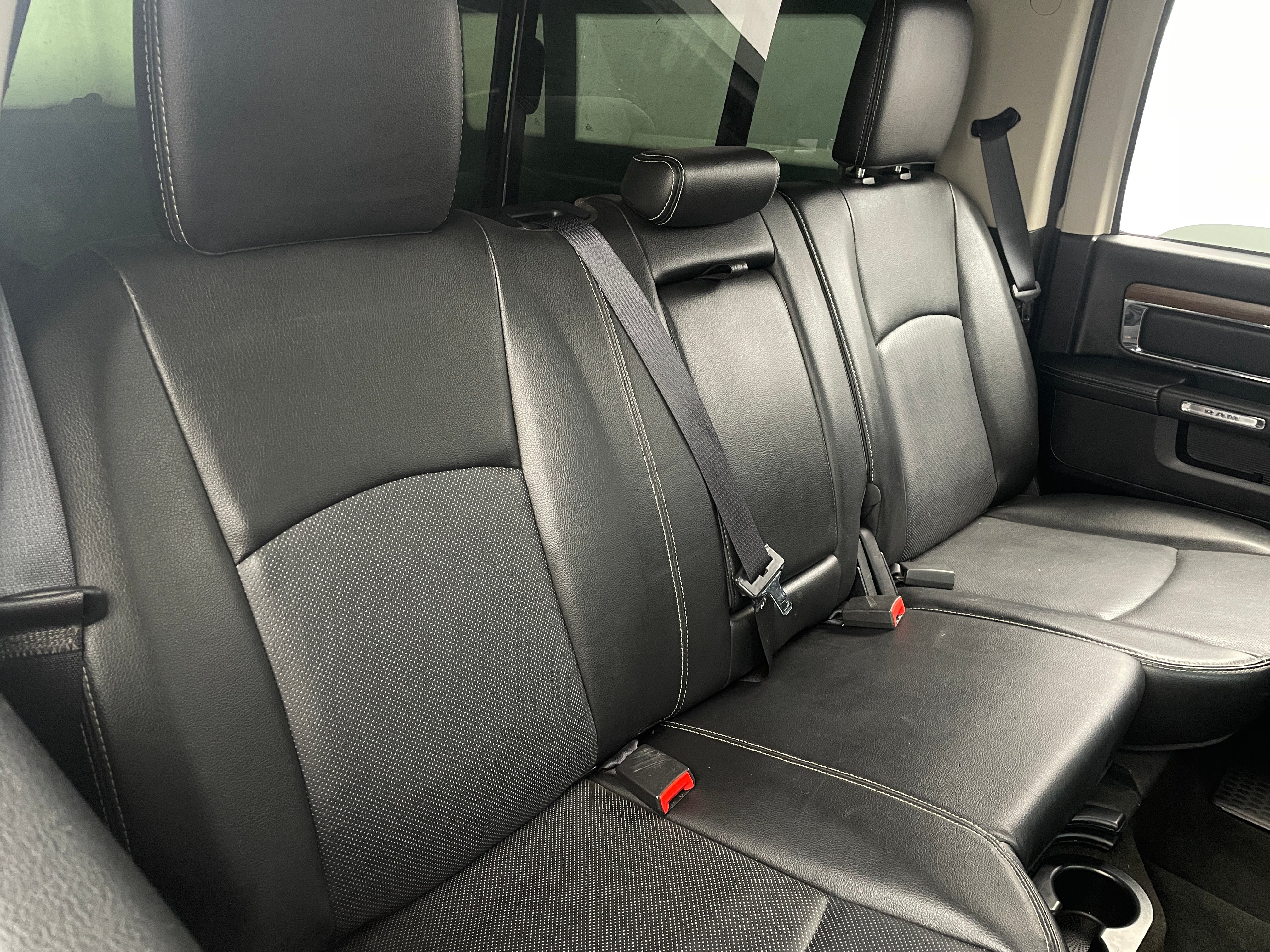 2015 RAM 1500 Laramie 5