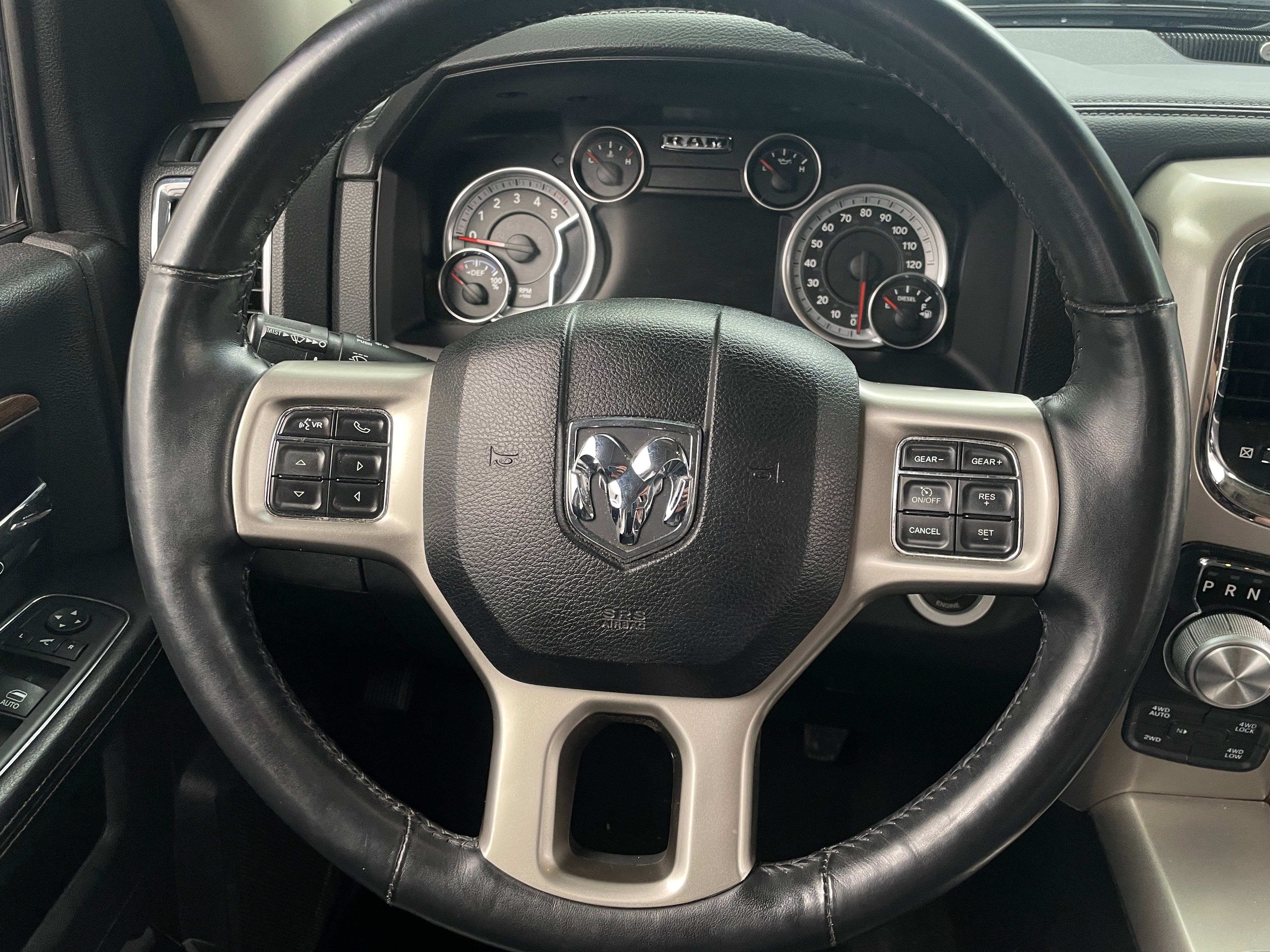 2015 RAM 1500 Laramie 4