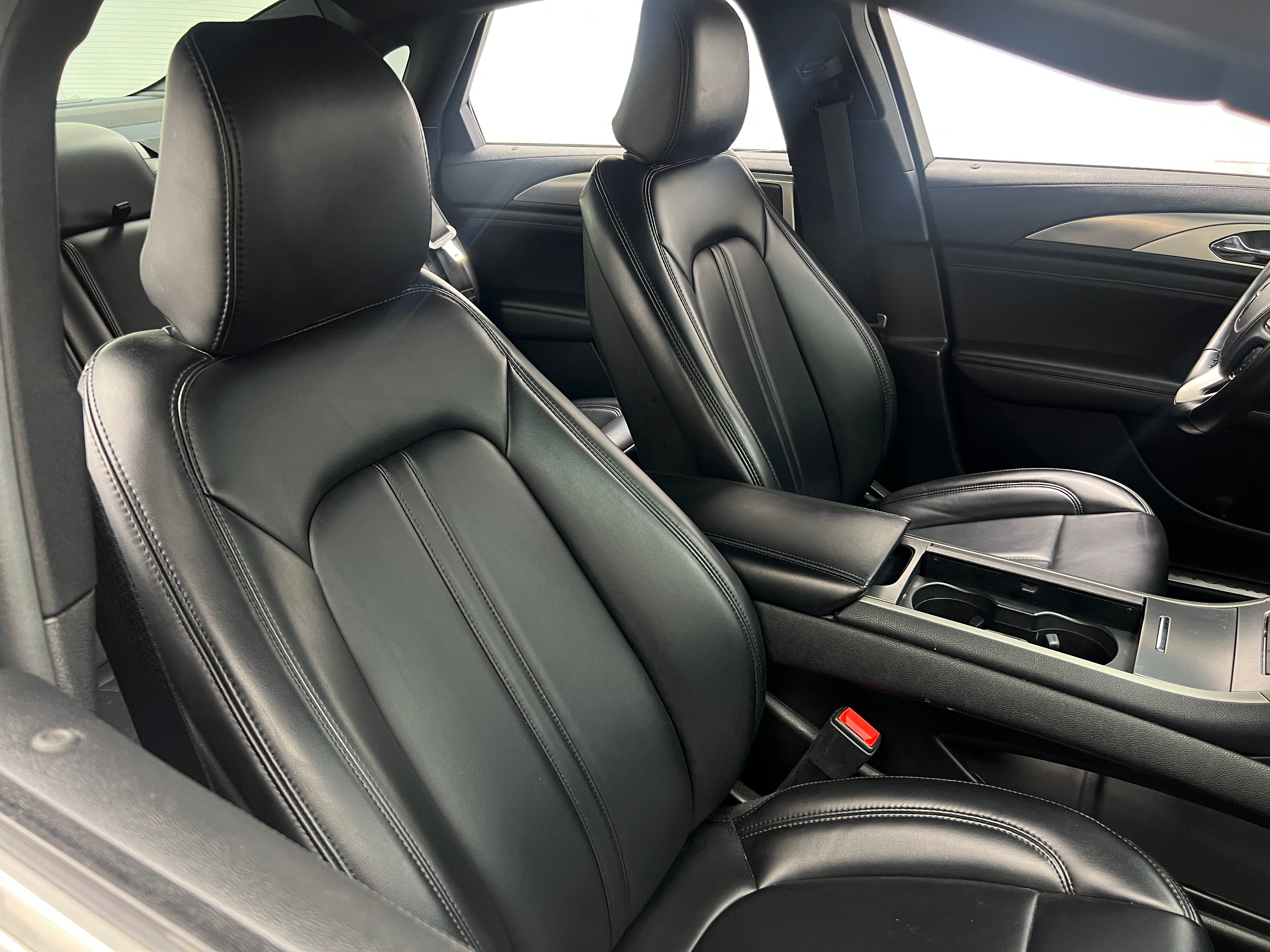 2020 Lincoln MKZ Base 2