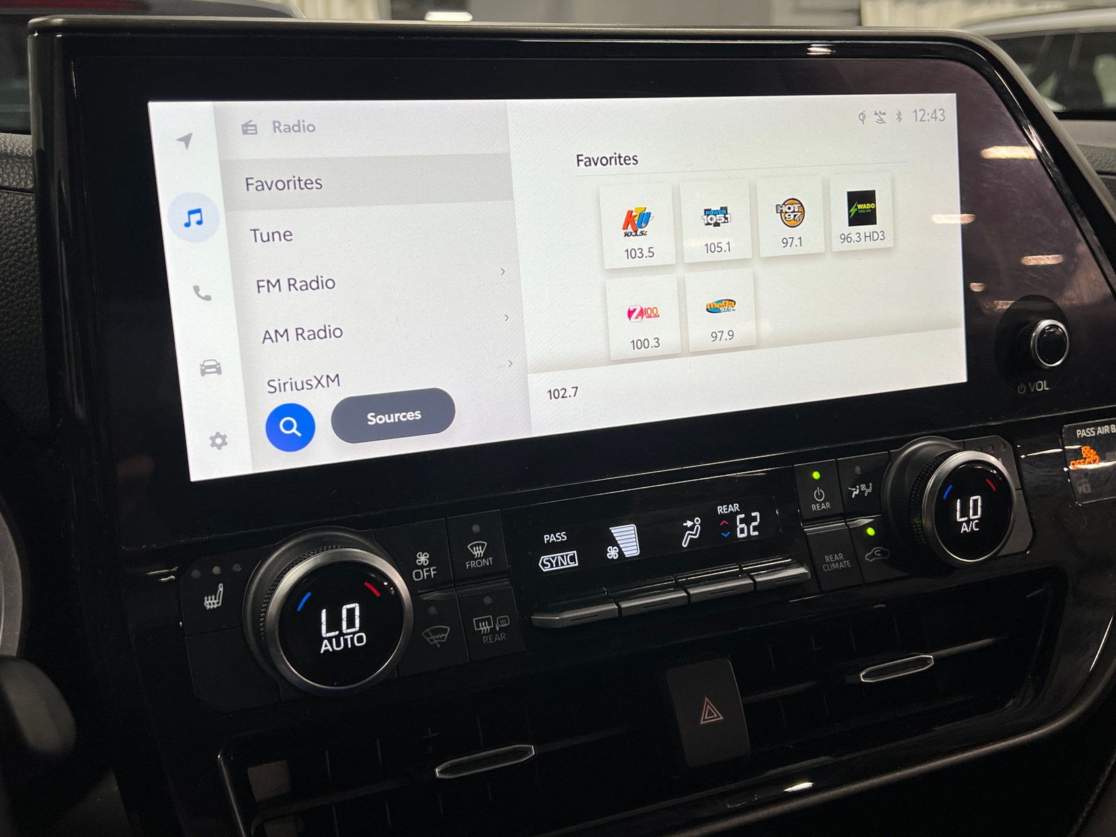 Thumbnail: 2023 Toyota Highlander - 3