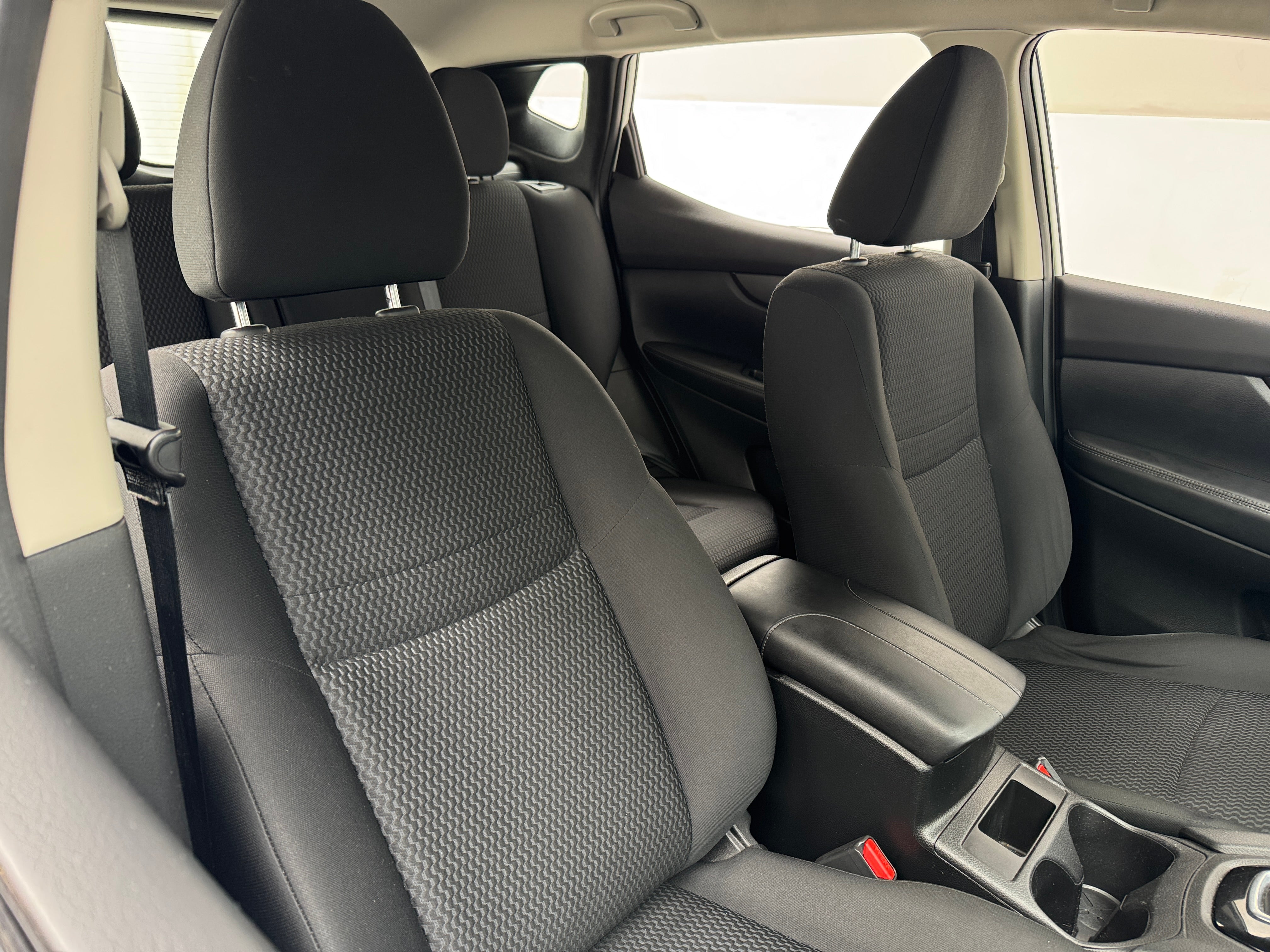 2019 Nissan Rogue Sport S 2