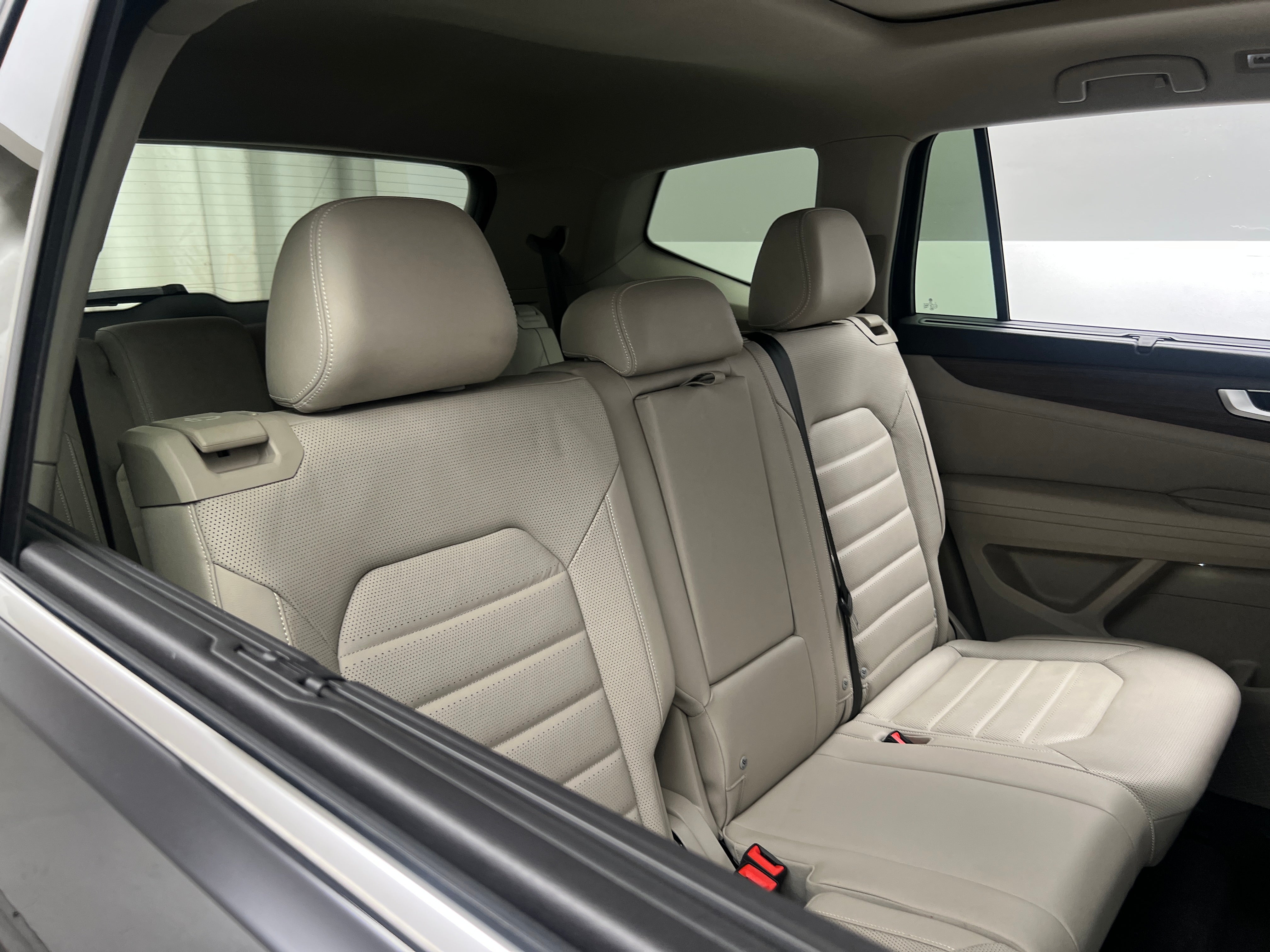 2024 Volkswagen Atlas SEL 5