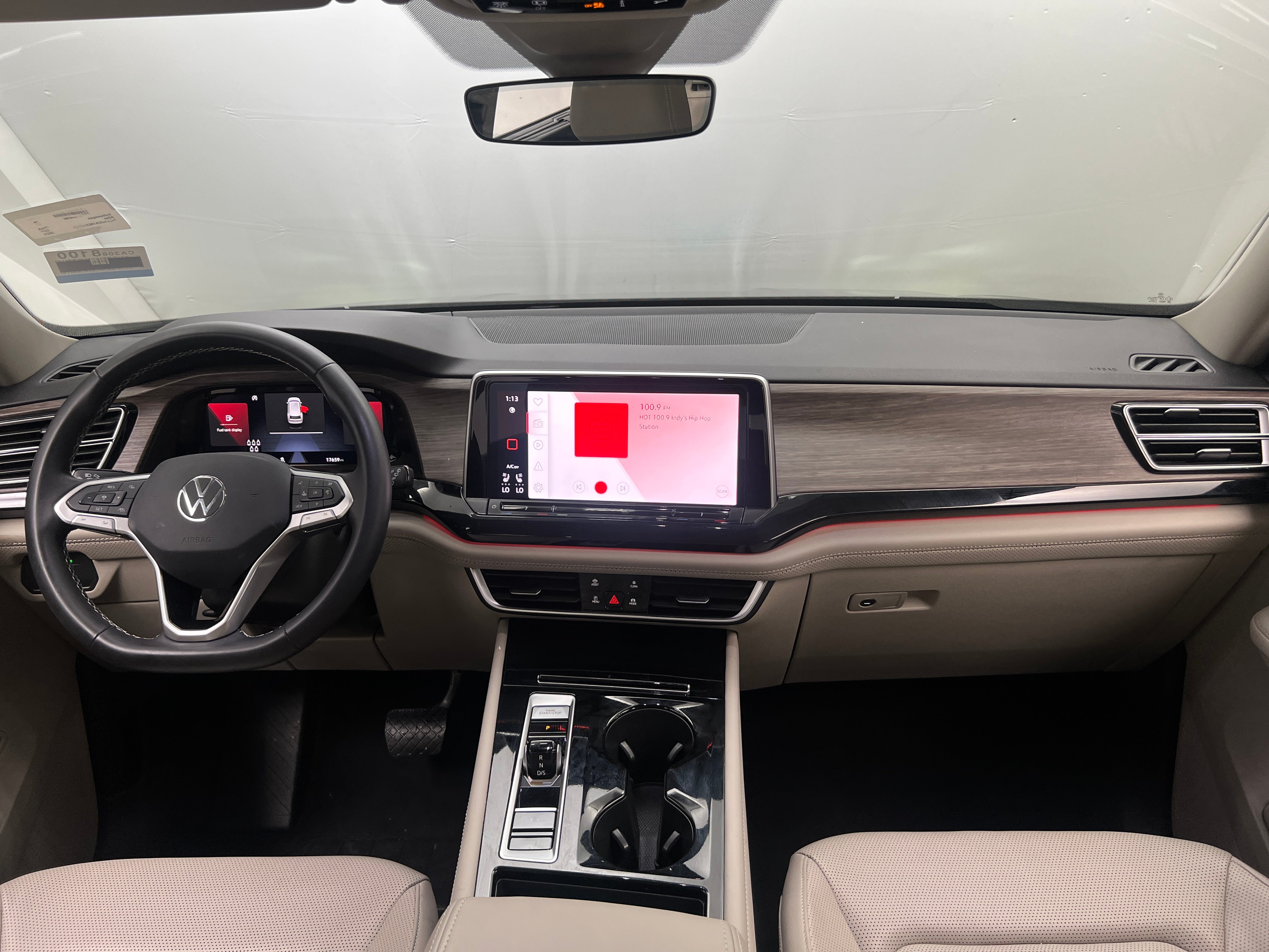 2024 Volkswagen Atlas SEL 2