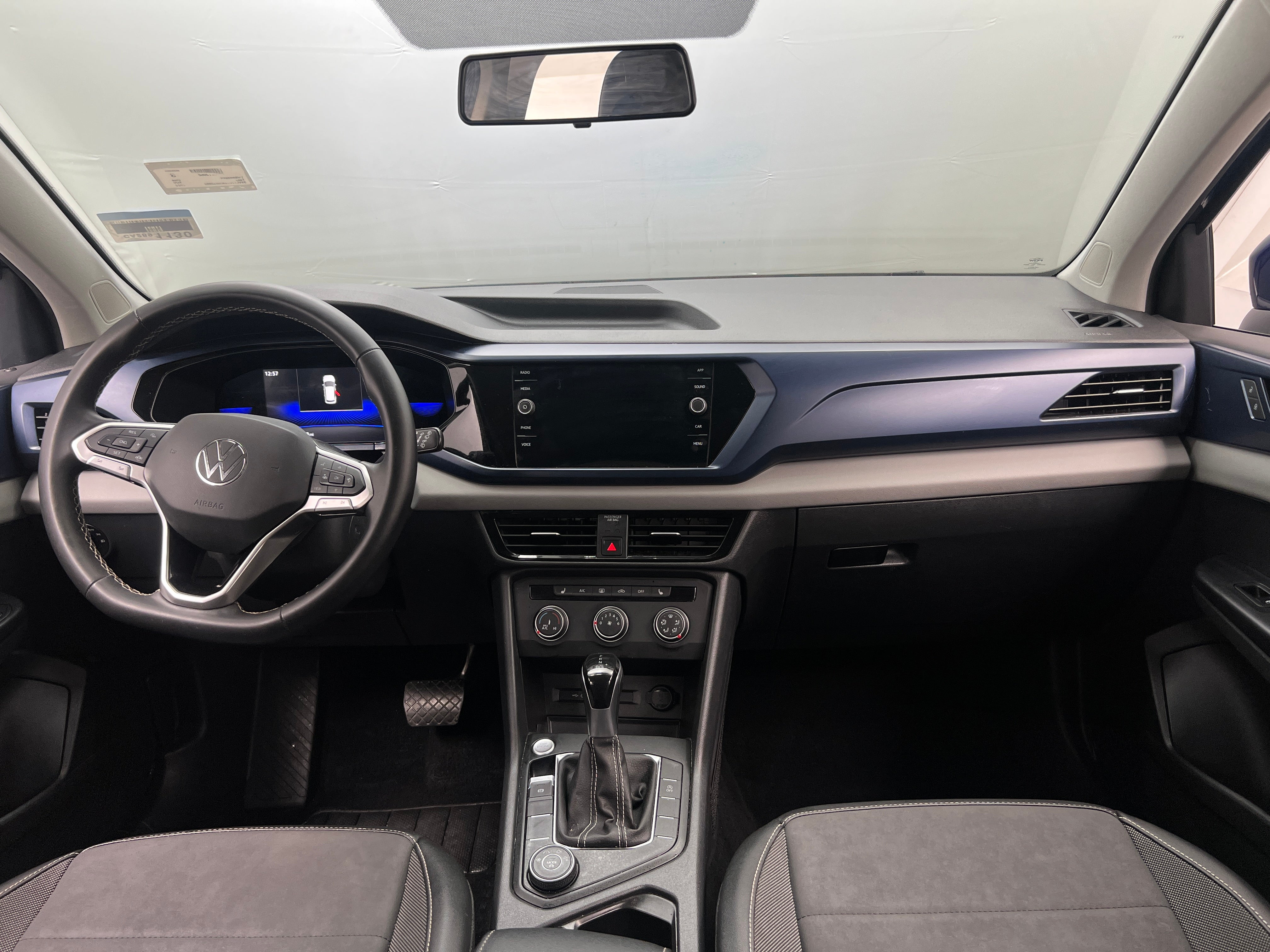 2022 Volkswagen Taos SE 2