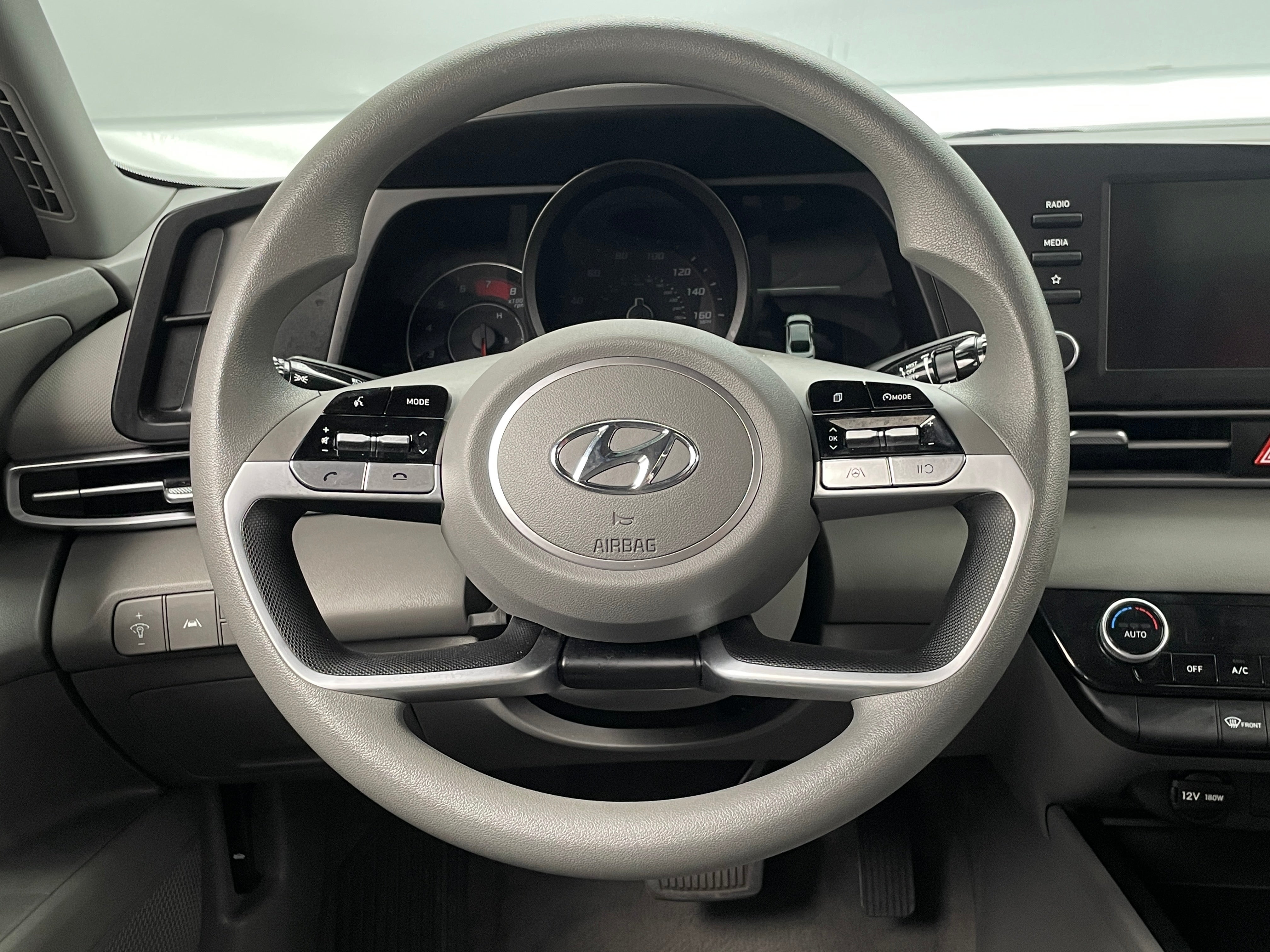 2023 Hyundai Elantra SEL 5