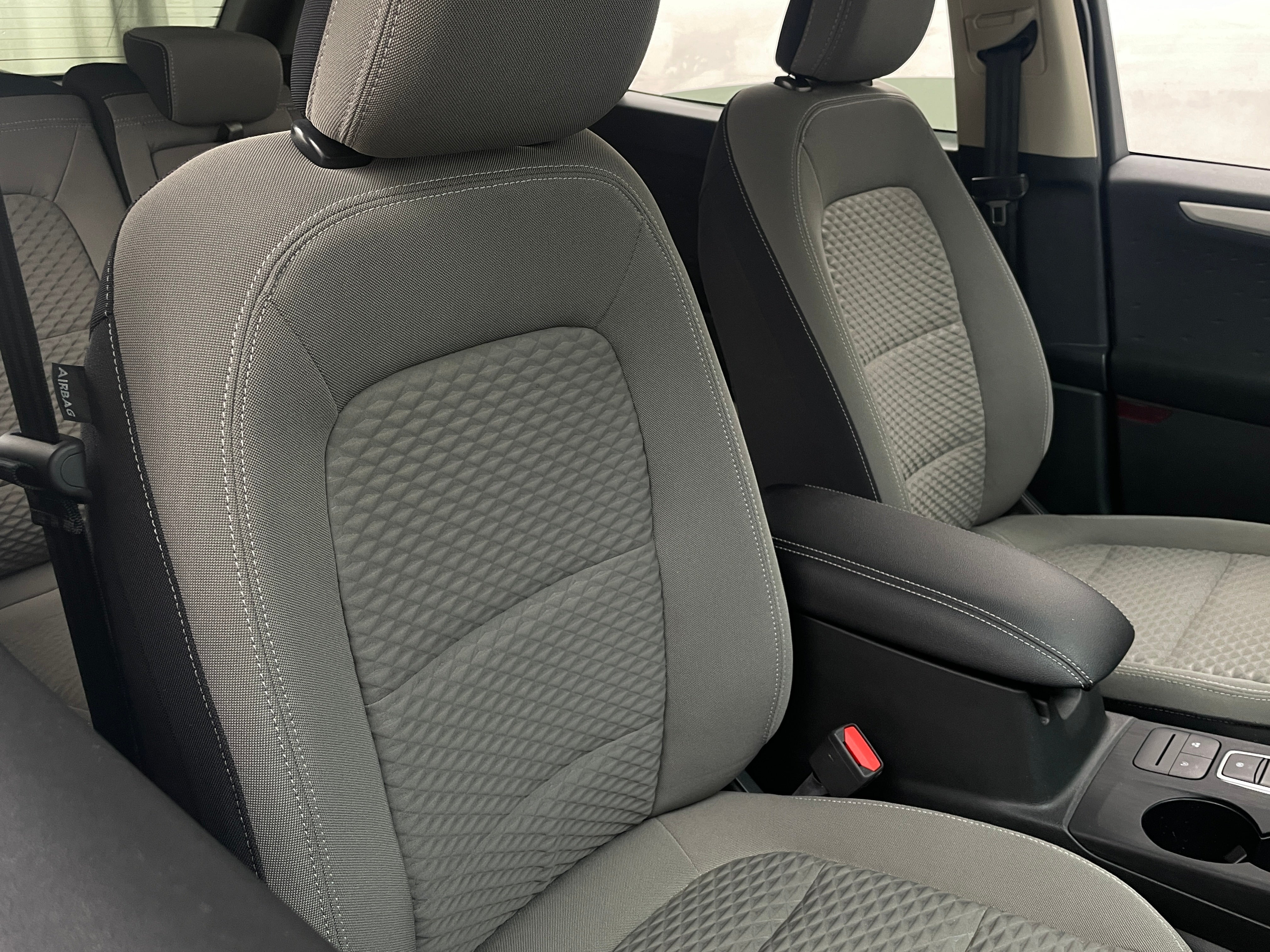 2020 Ford Escape SE 2