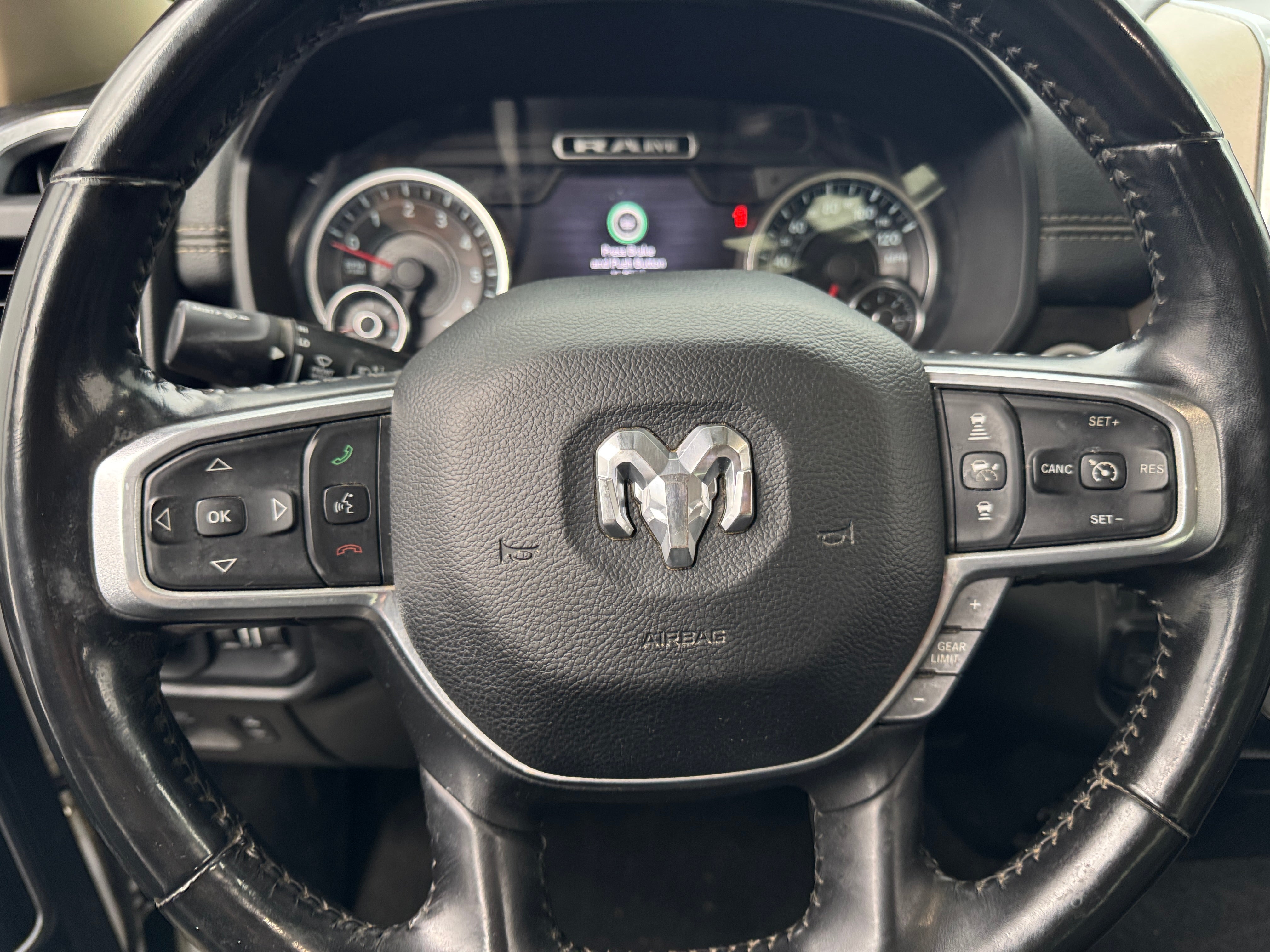 2021 RAM 1500 Laramie 4