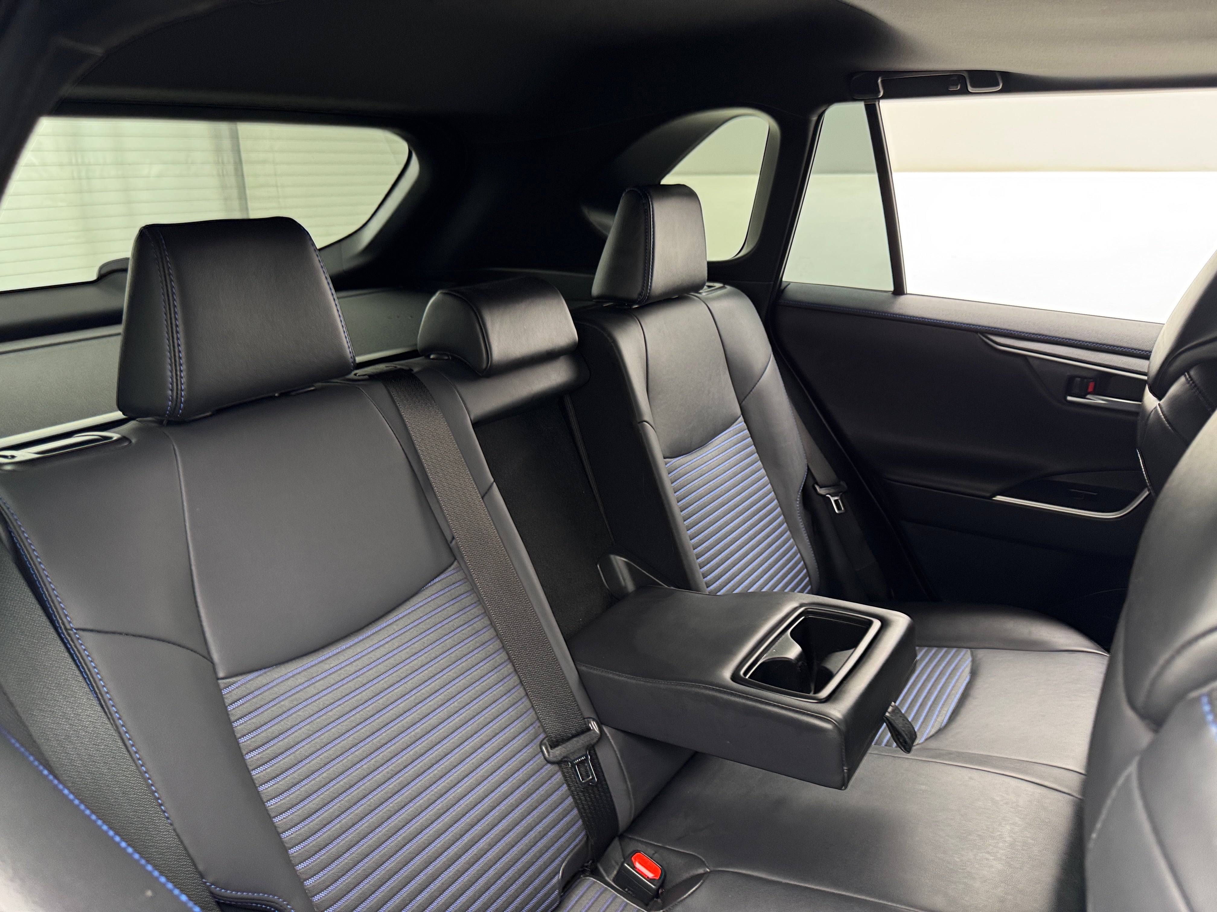 2022 Toyota RAV4 XSE 6