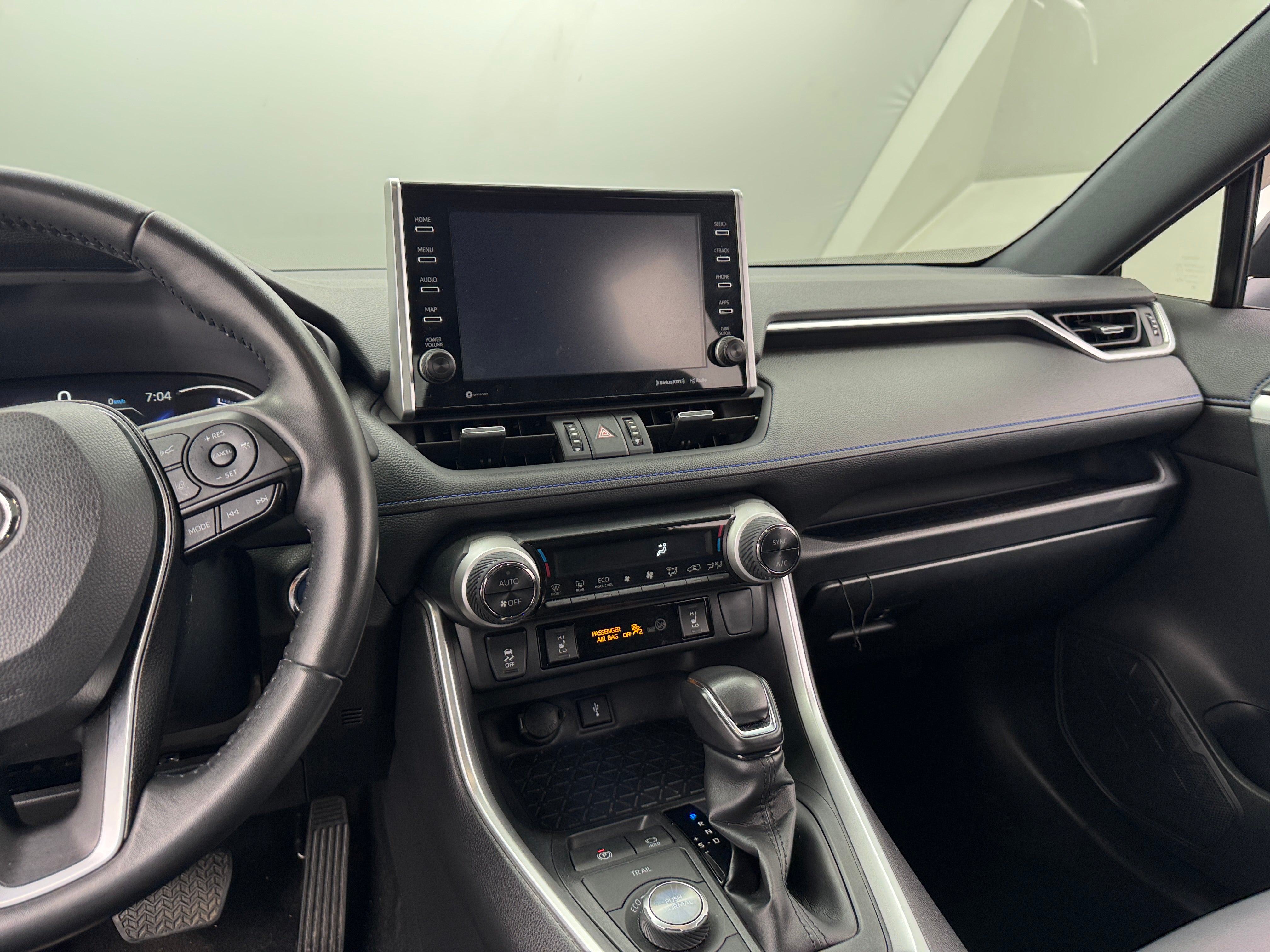 2022 Toyota RAV4 XSE 4