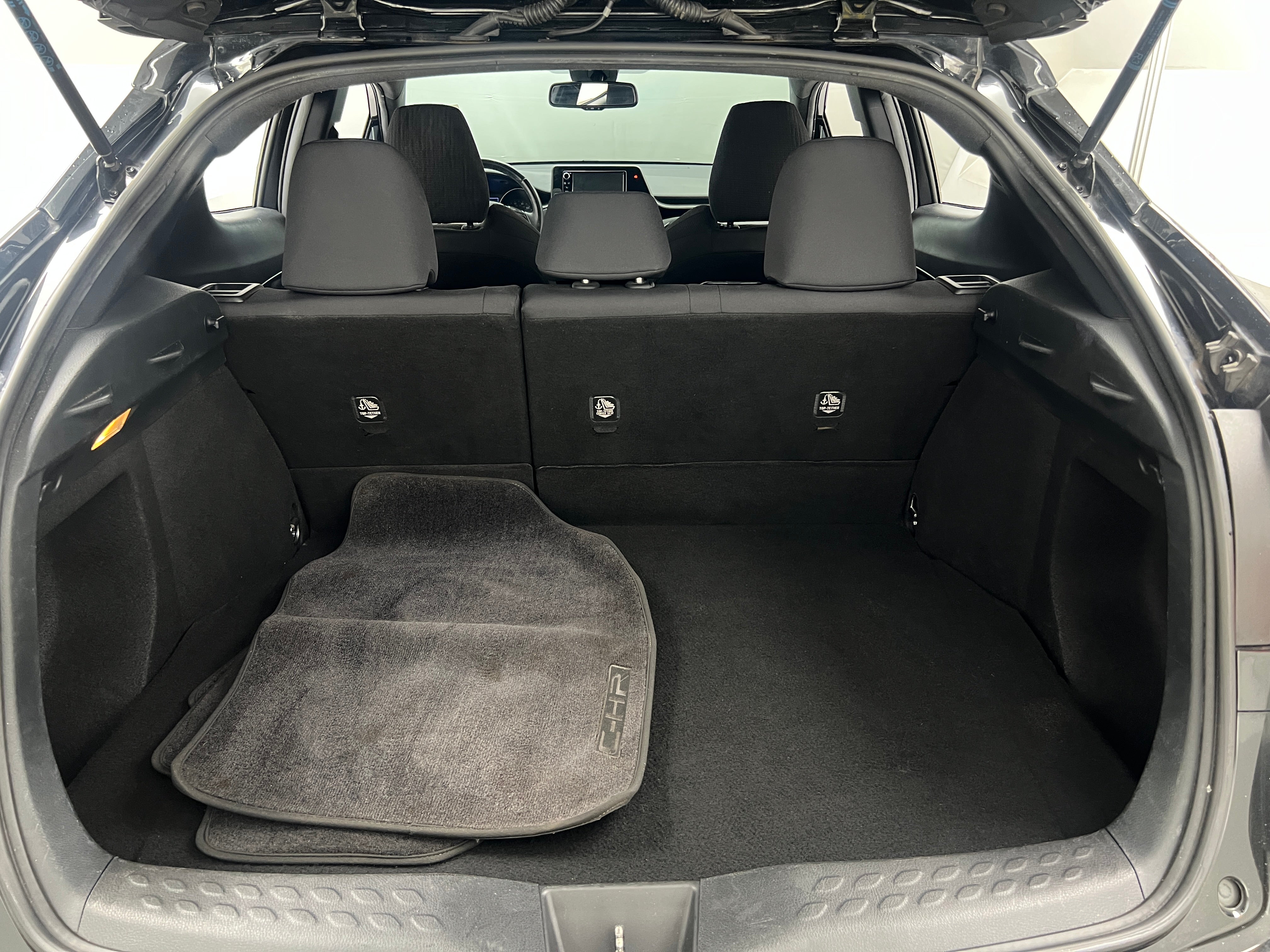 2018 Toyota C-HR XLE 7