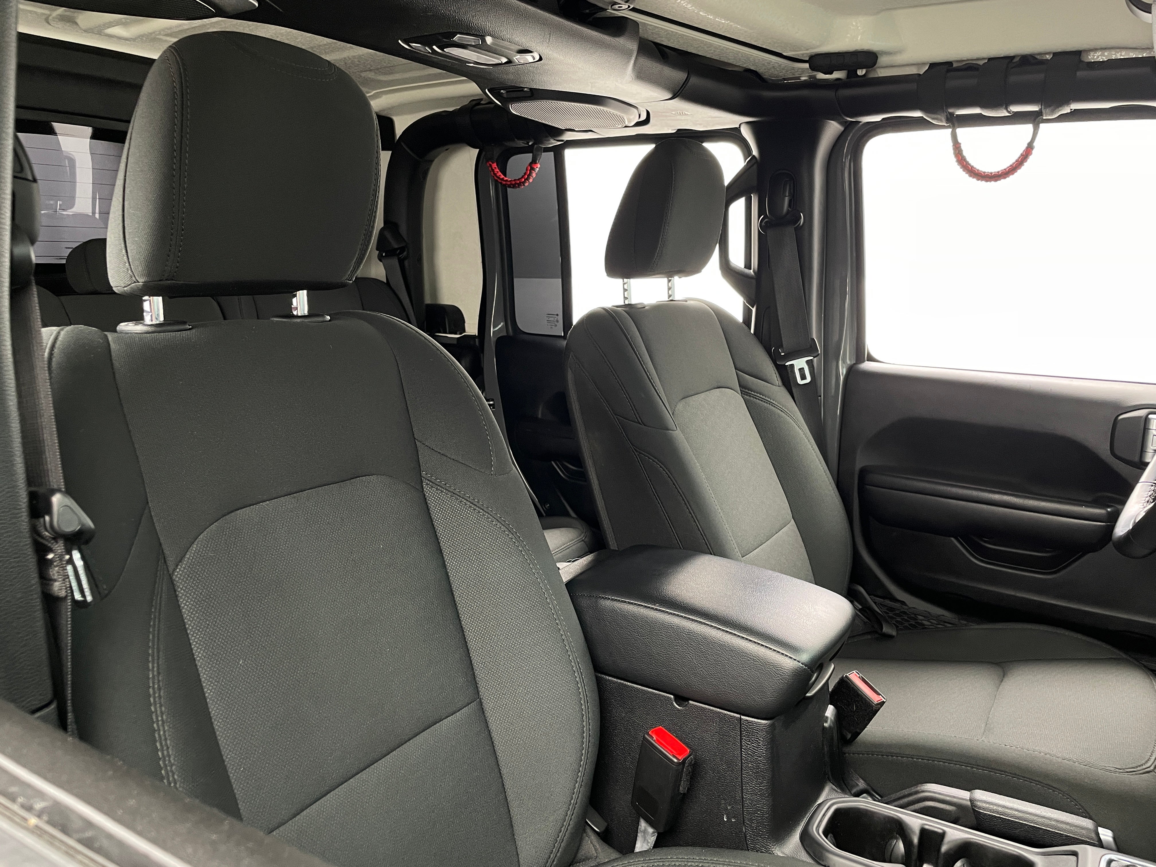2021 Jeep Gladiator Willys 2