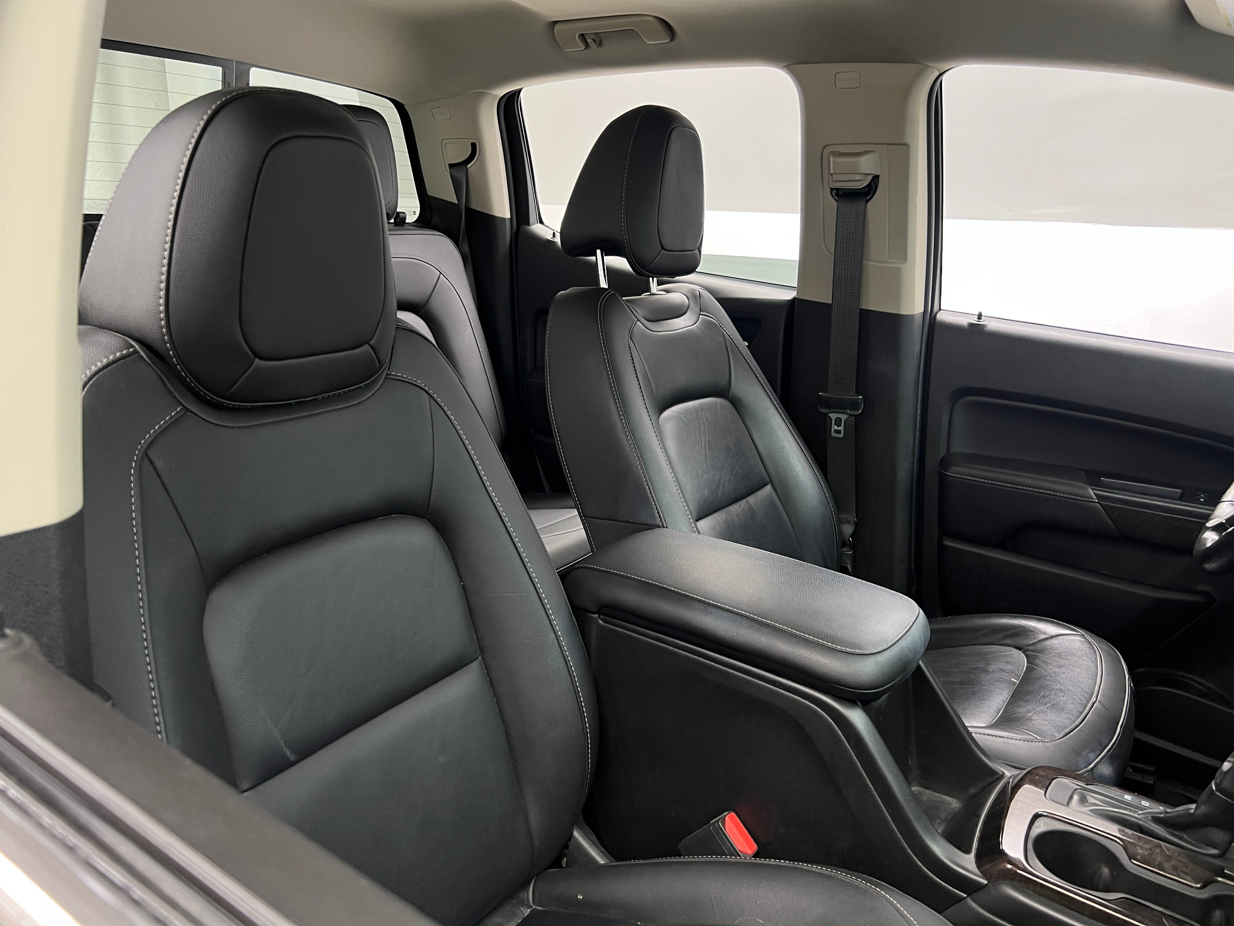 2016 GMC Canyon SLT 2
