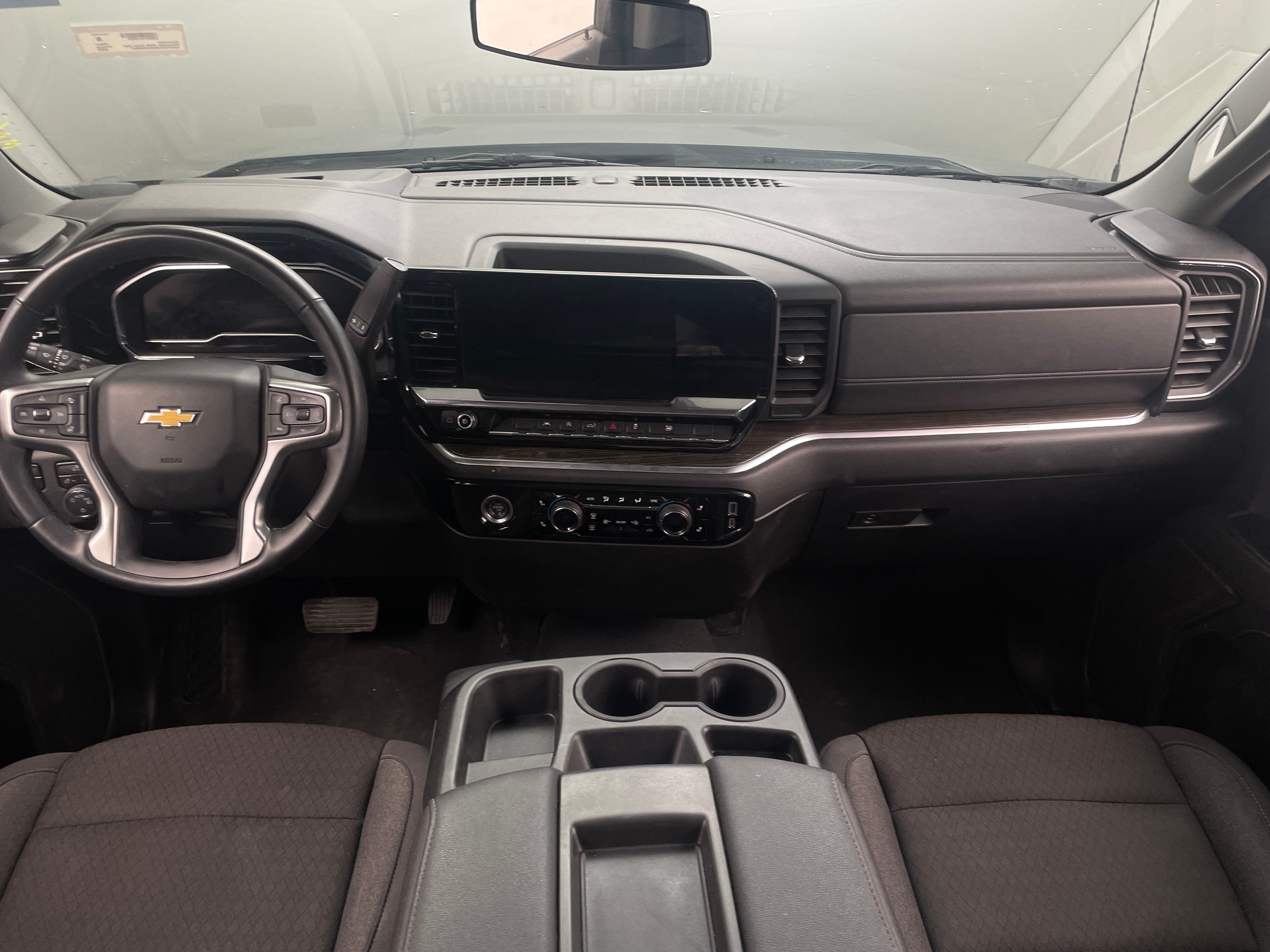 2024 Chevrolet Silverado 1500 LT 3