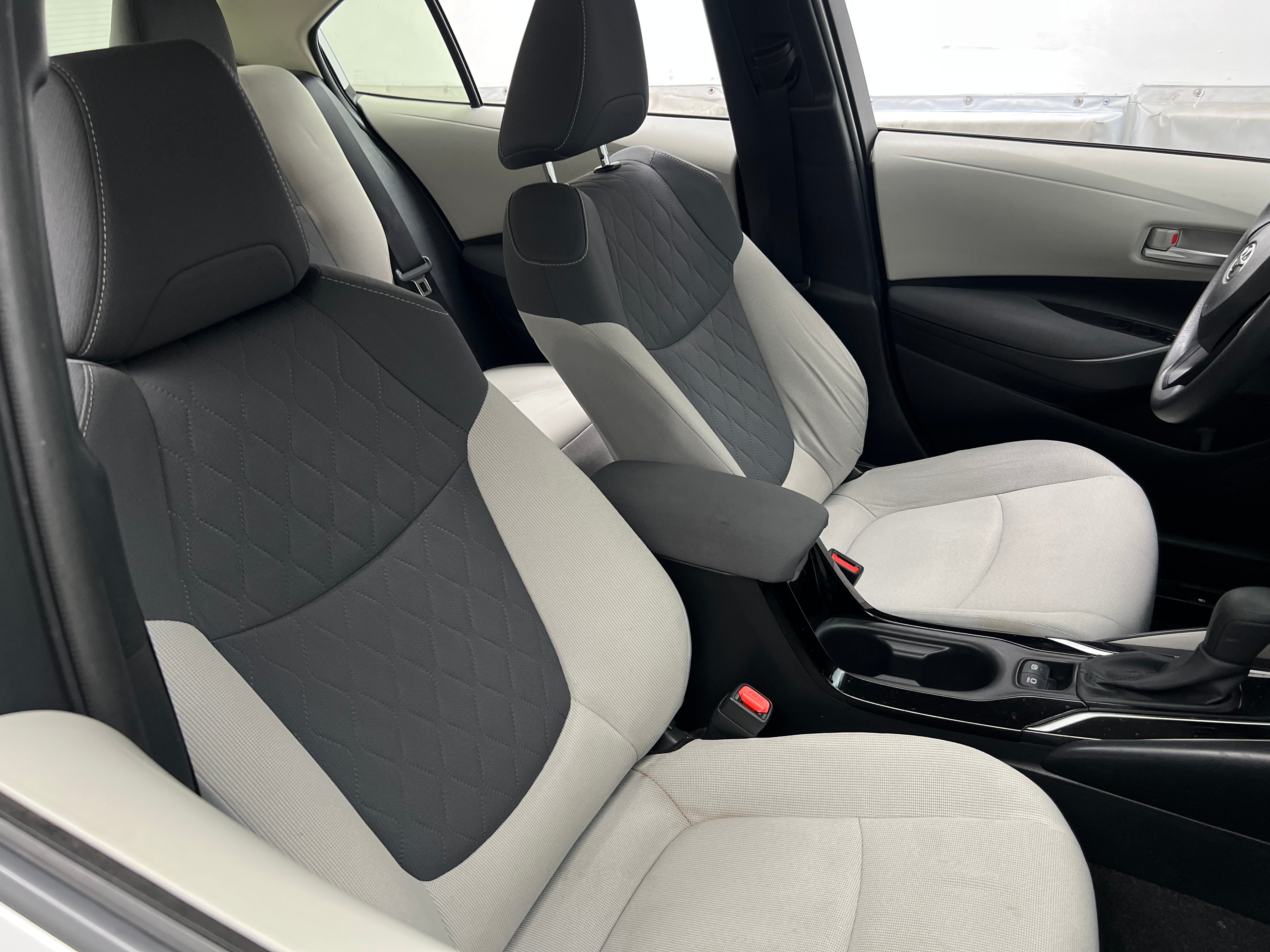 2020 Toyota Corolla LE 2