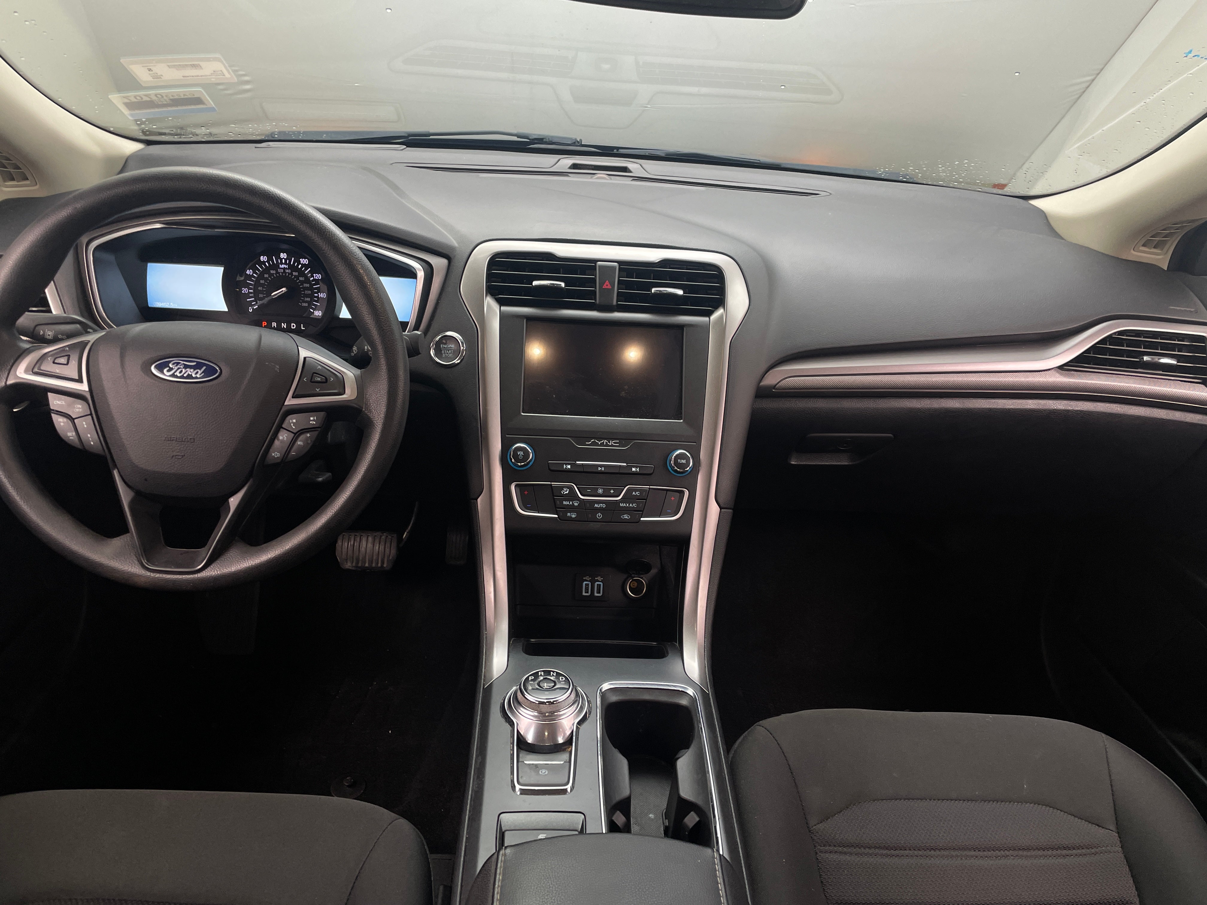 2020 Ford Fusion SE 3