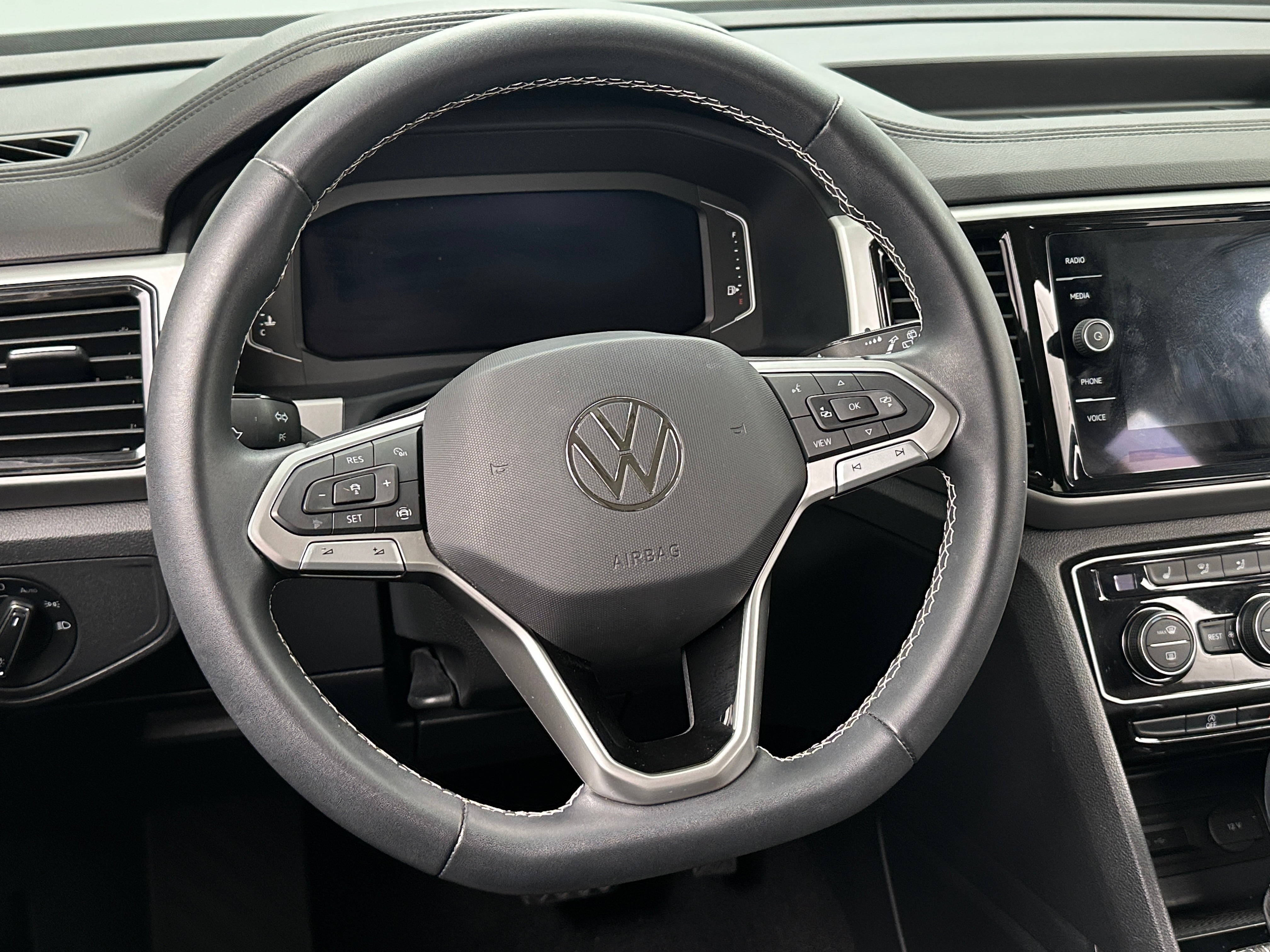2023 Volkswagen Atlas SE 4