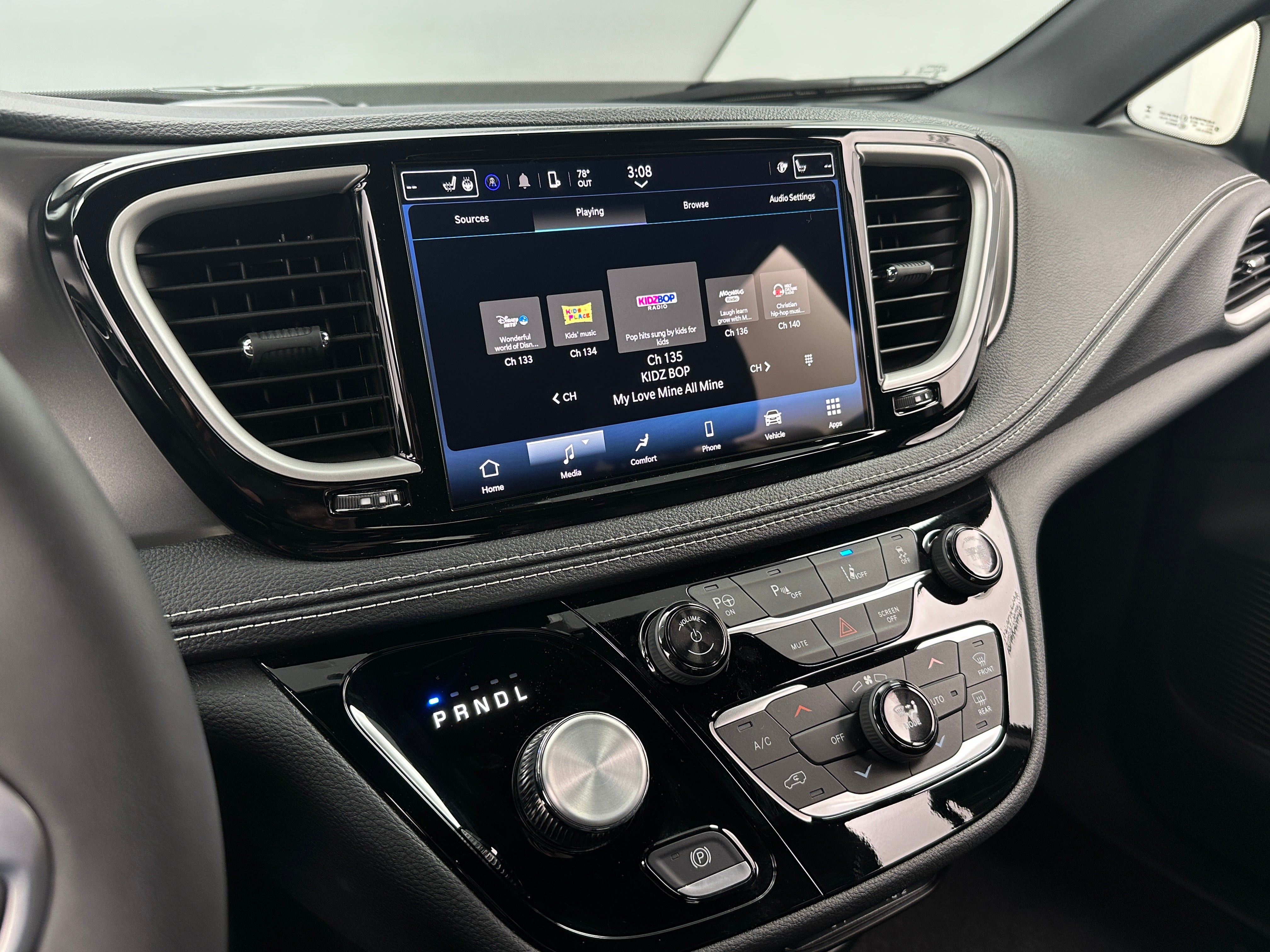 2025 Chrysler Pacifica Hybrid Select 3