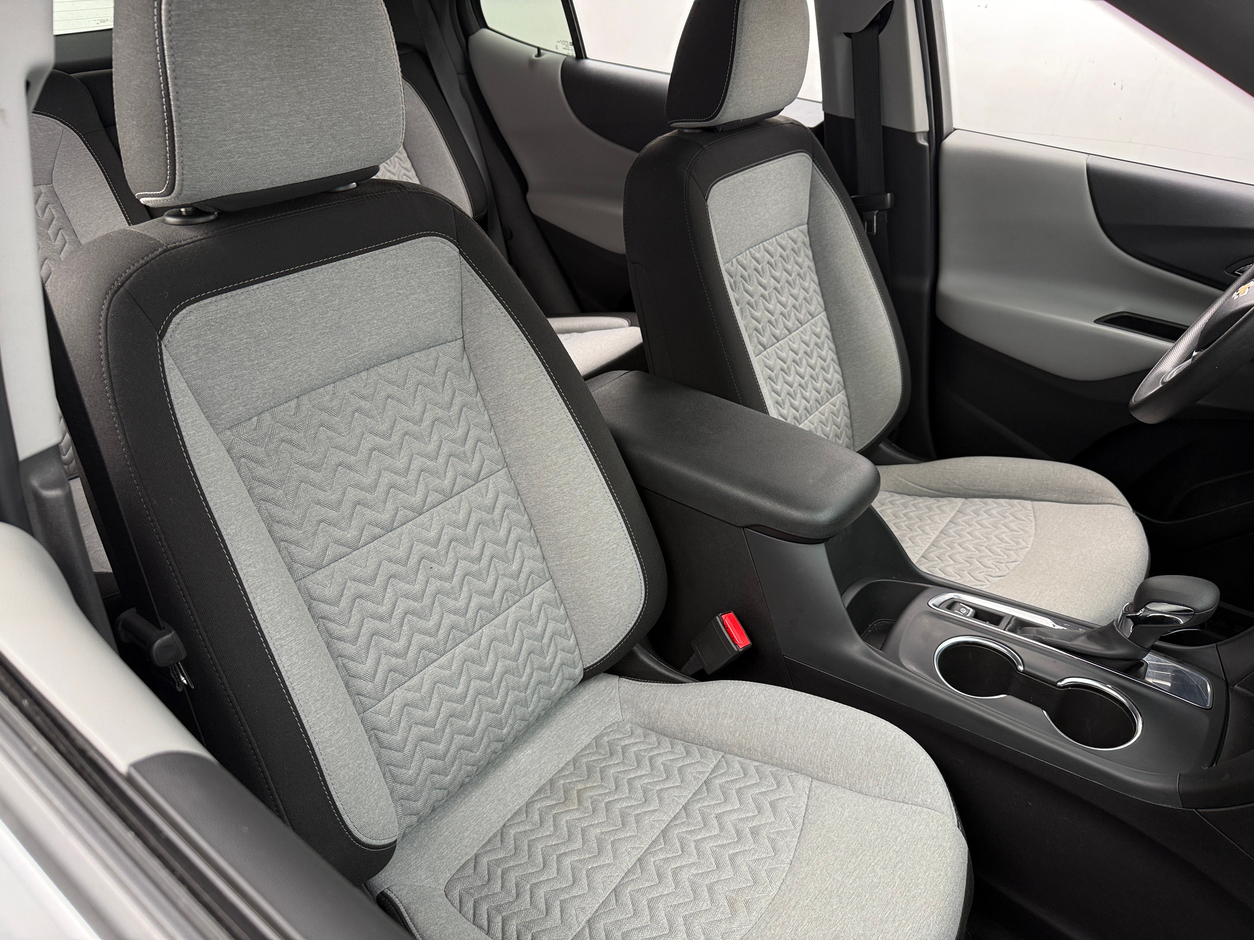 2022 Chevrolet Equinox LS 2