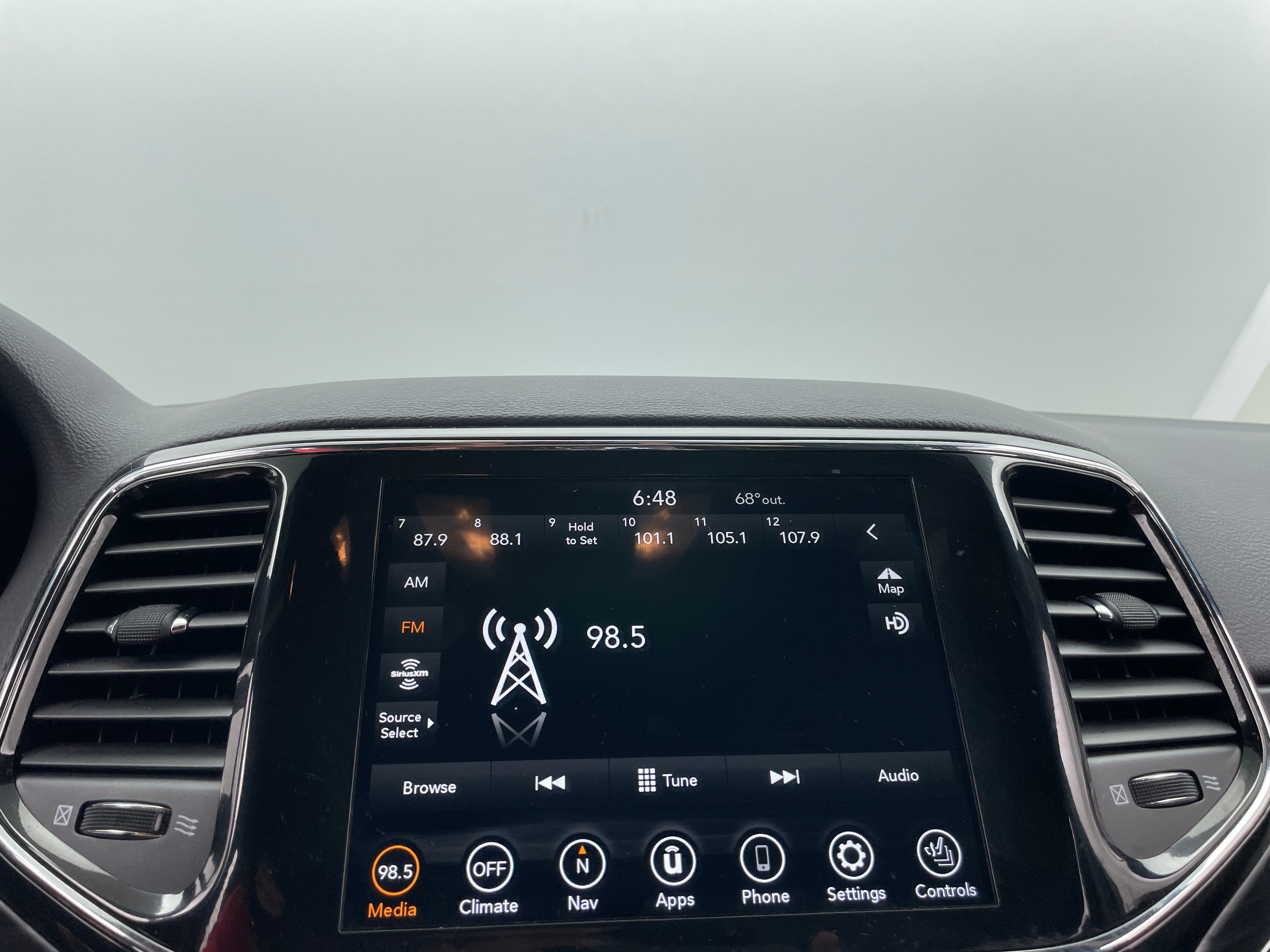 2021 Jeep Grand Cherokee Limited Edition 3