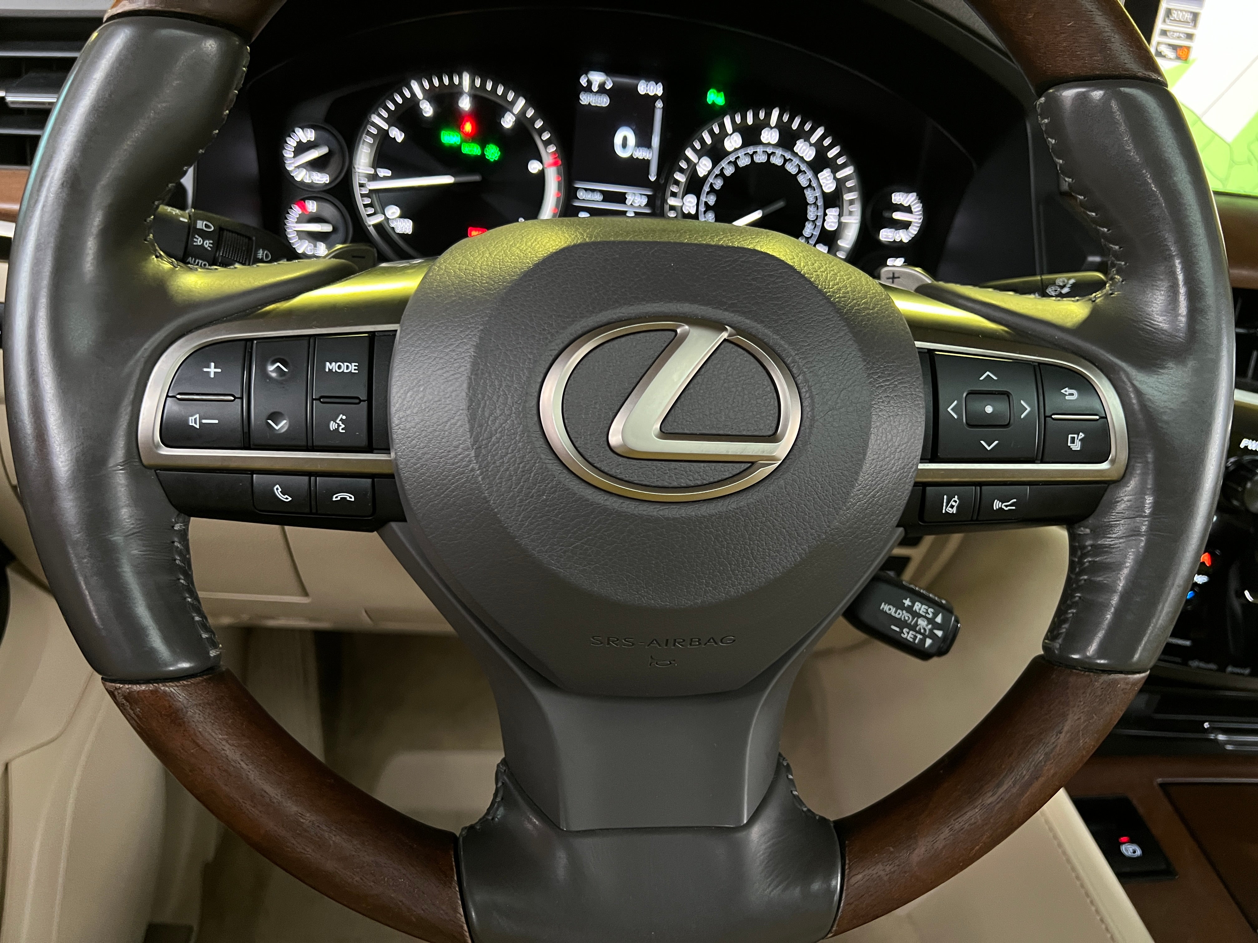 2019 Lexus LX 570 4