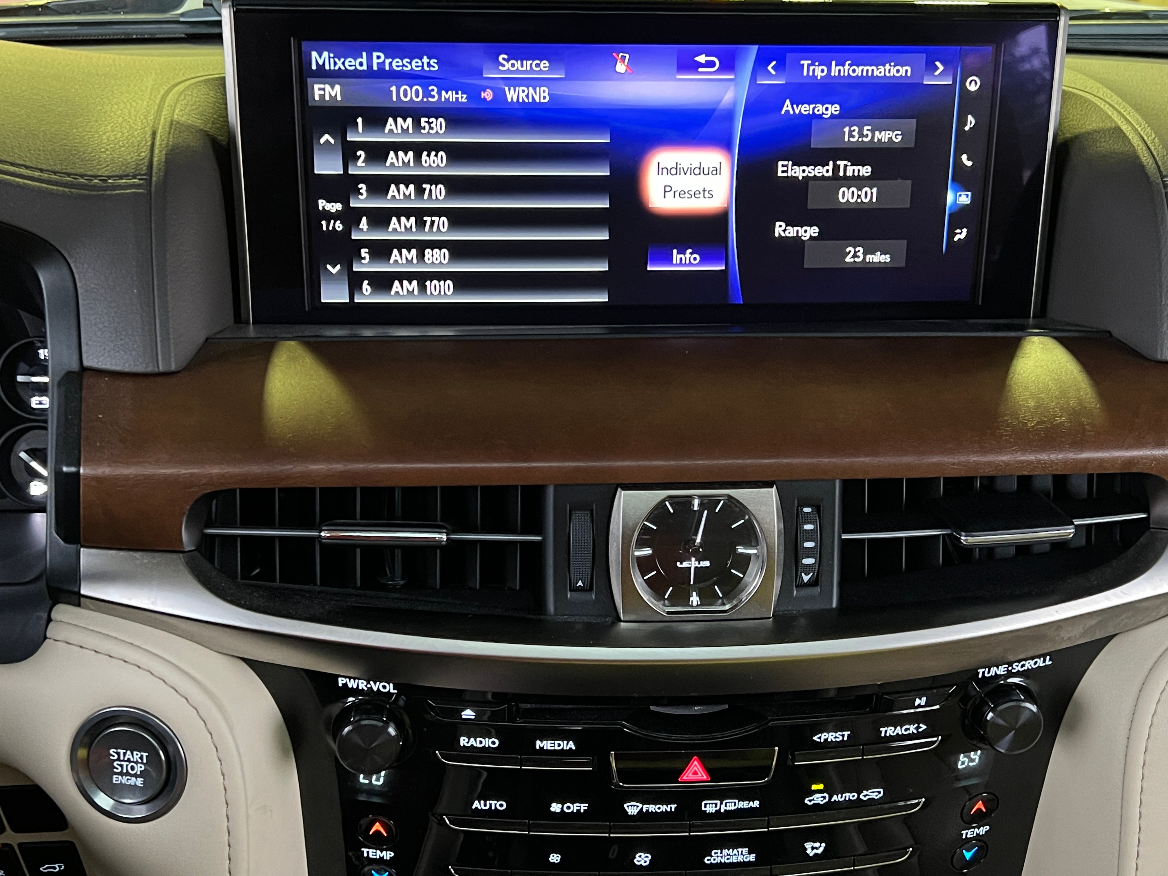 2019 Lexus LX 570 3
