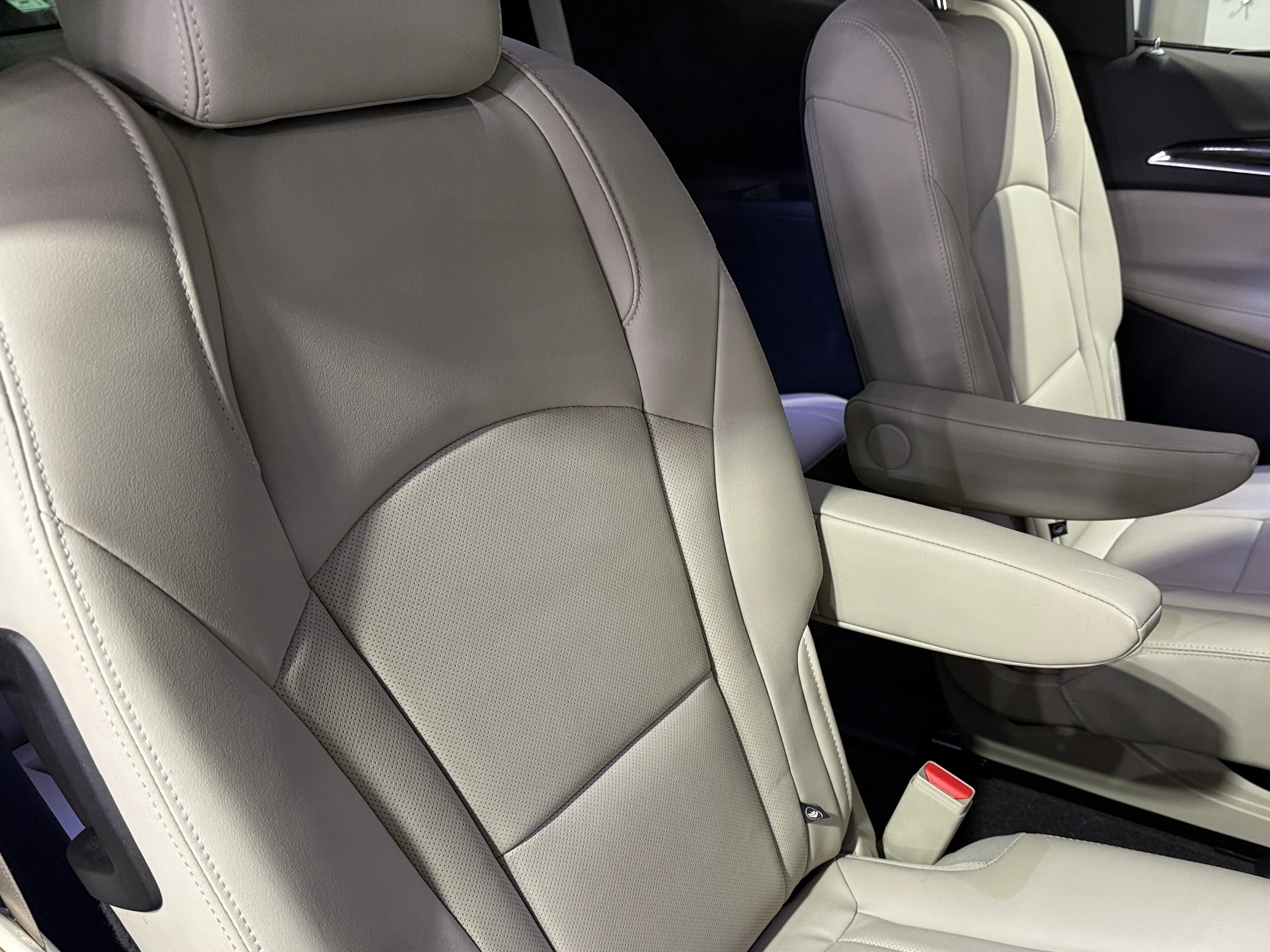 2020 Buick Enclave Essence 5