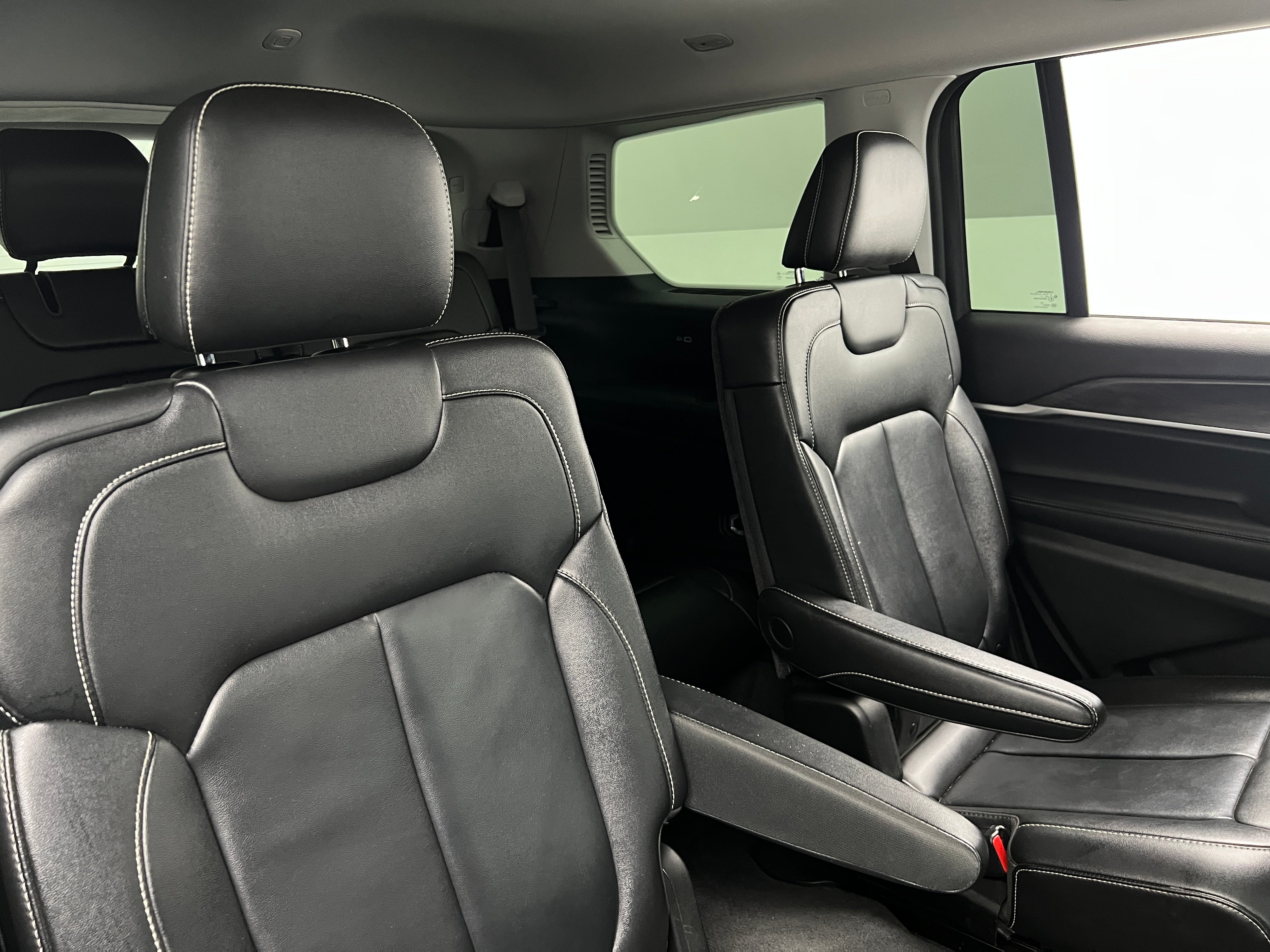 2022 Jeep Grand Cherokee L Limited Edition 5