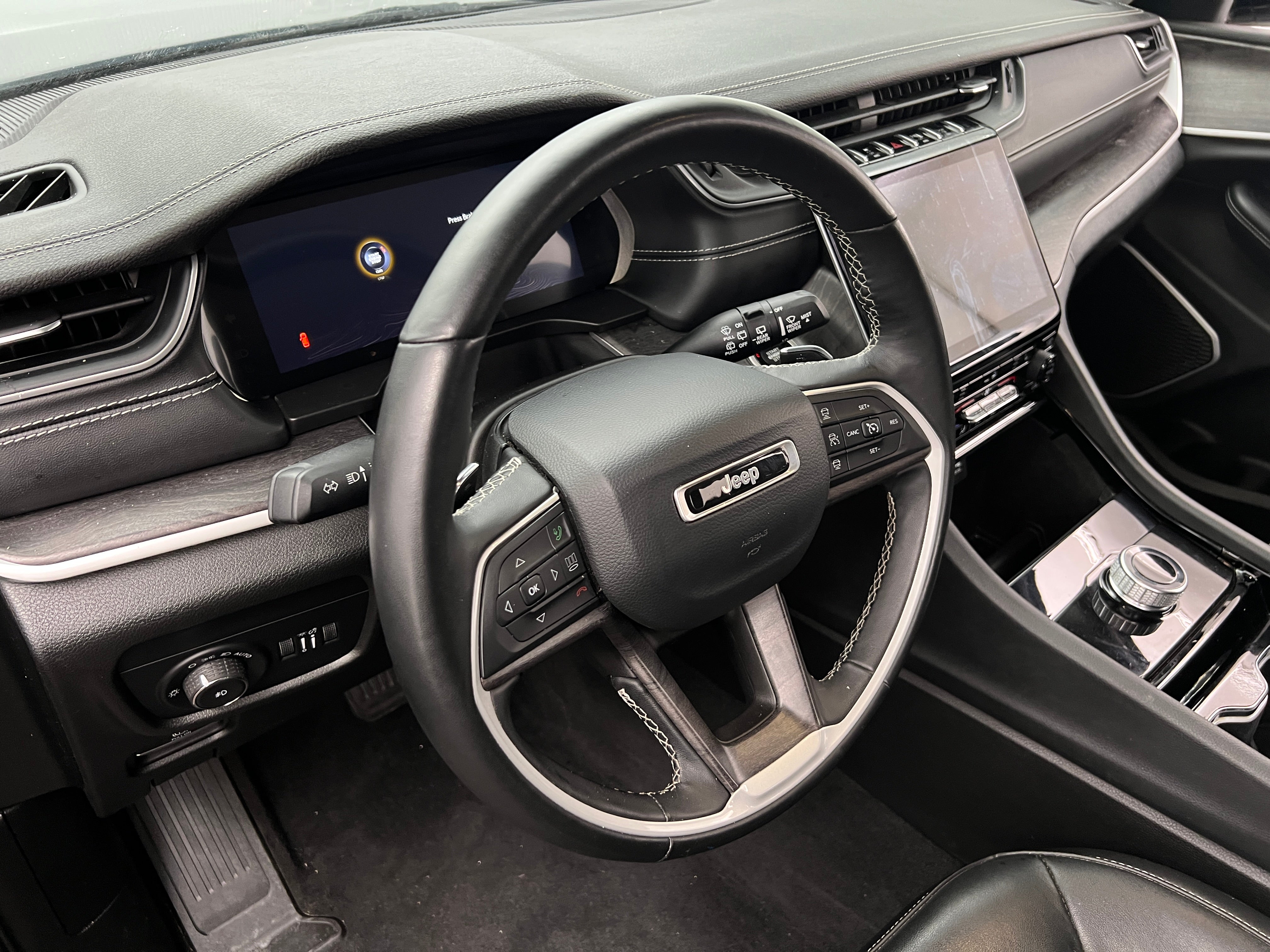 2022 Jeep Grand Cherokee L Limited Edition 4