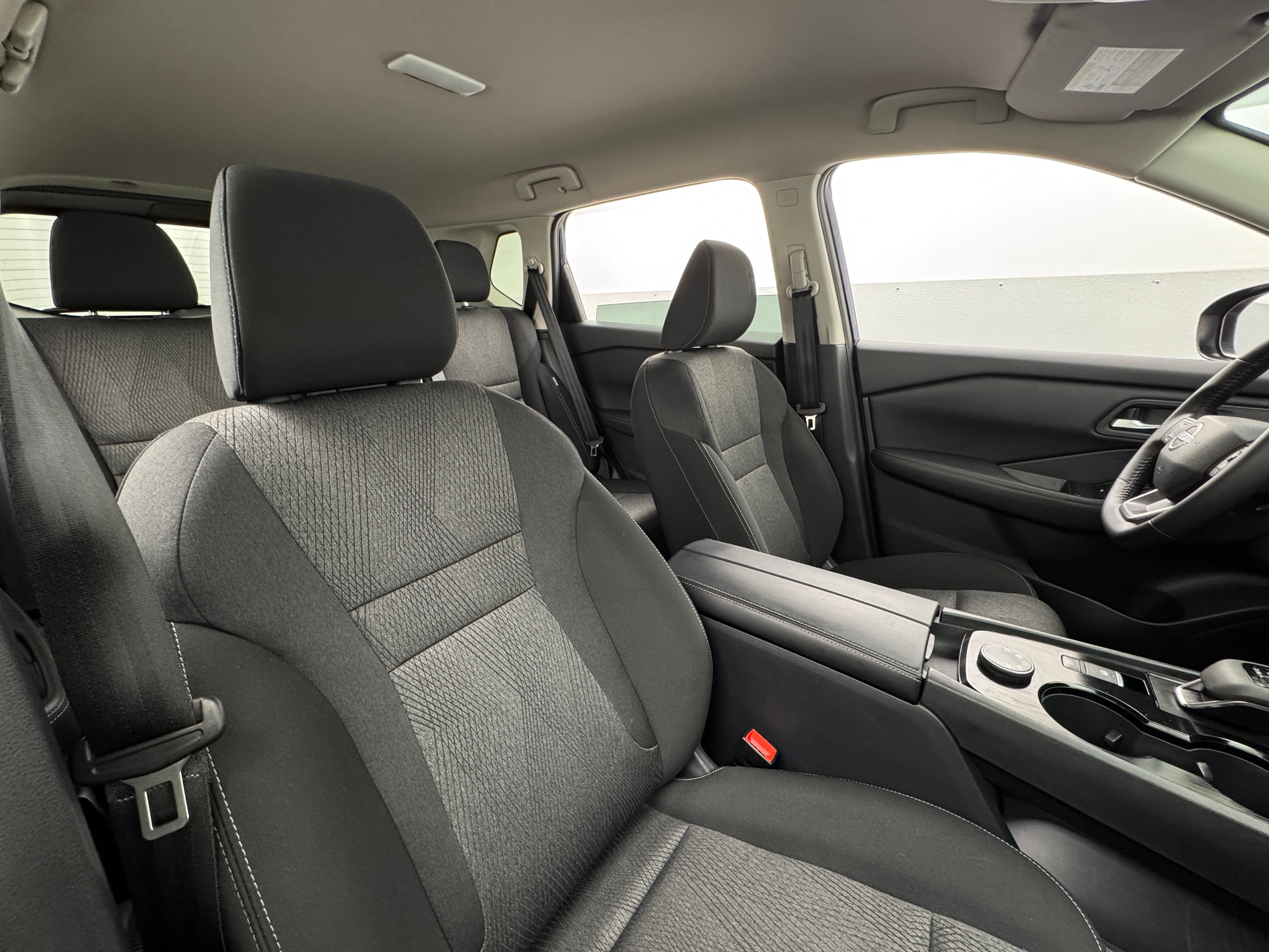 2025 Nissan Rogue SV 2