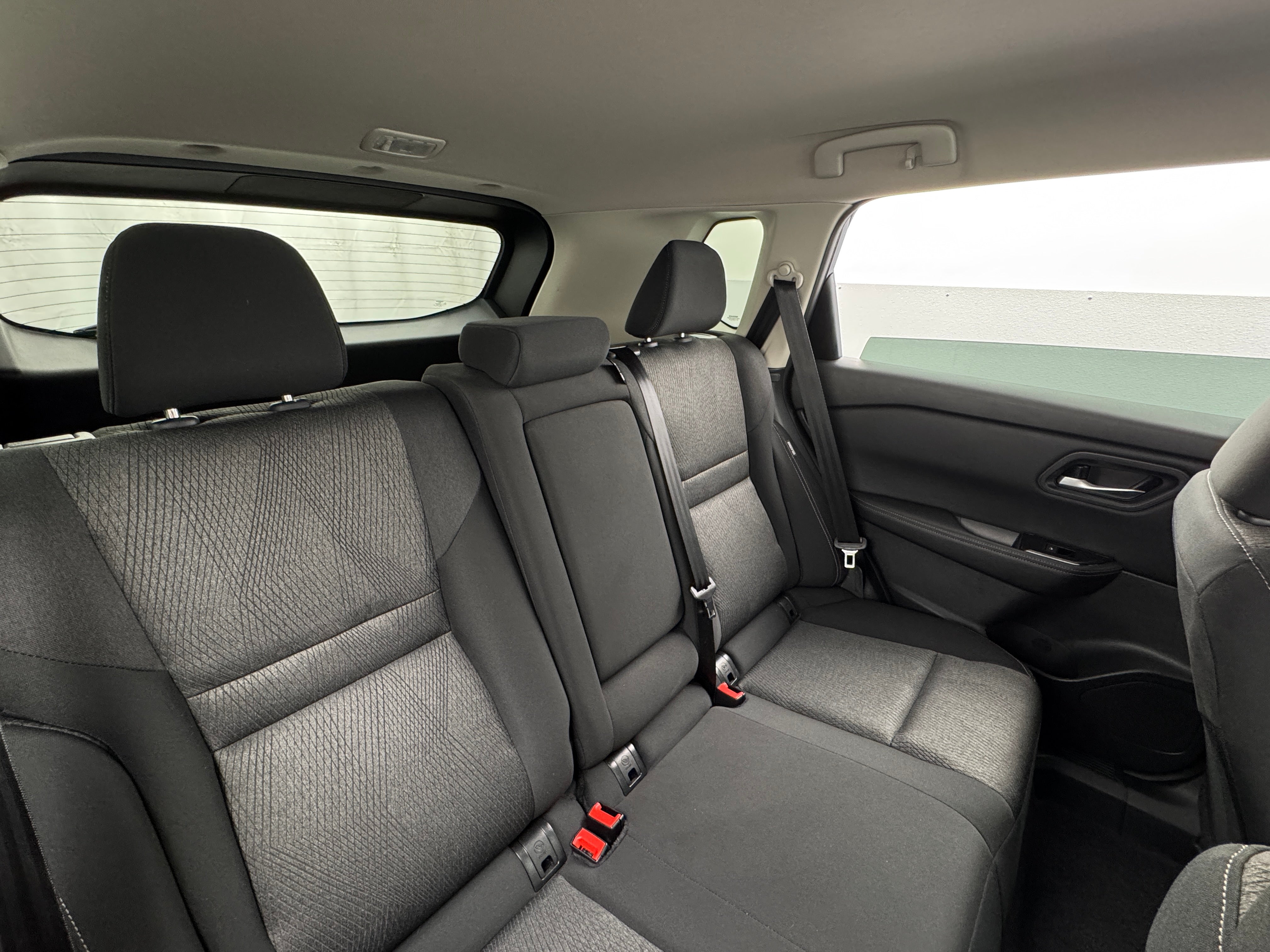 2025 Nissan Rogue SV 6
