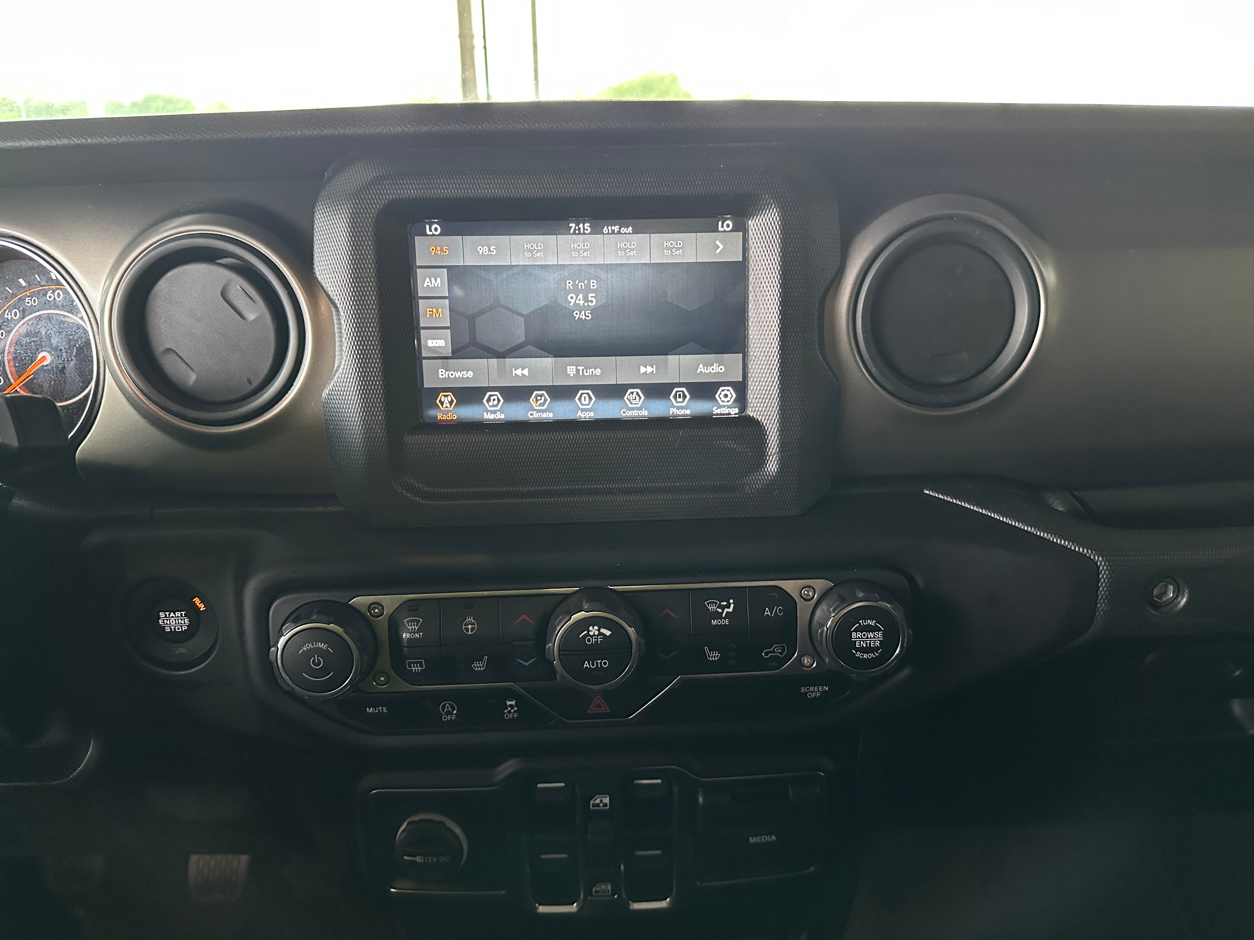 2021 Jeep Gladiator Willys 4