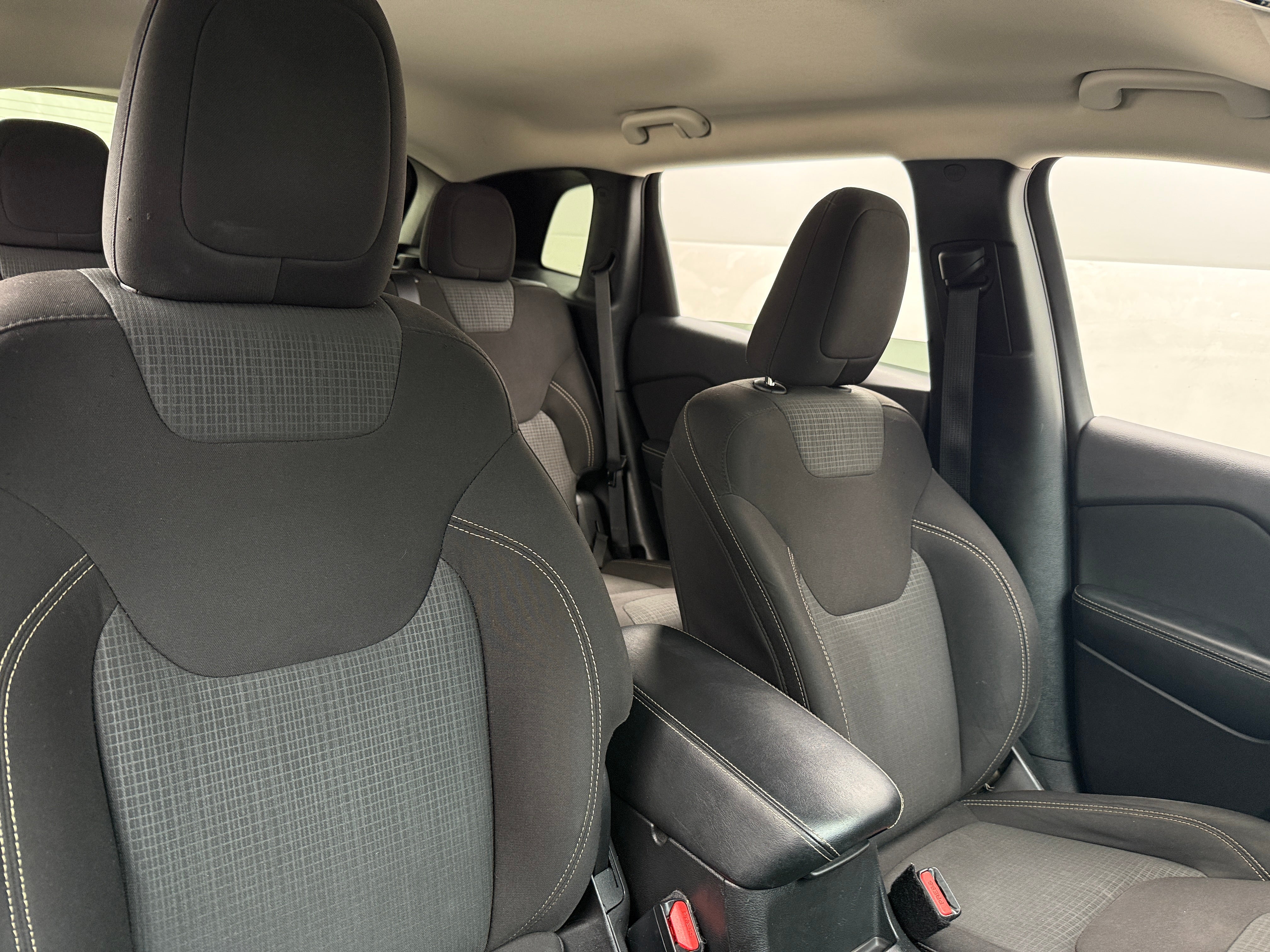 2016 Jeep Cherokee Latitude 2