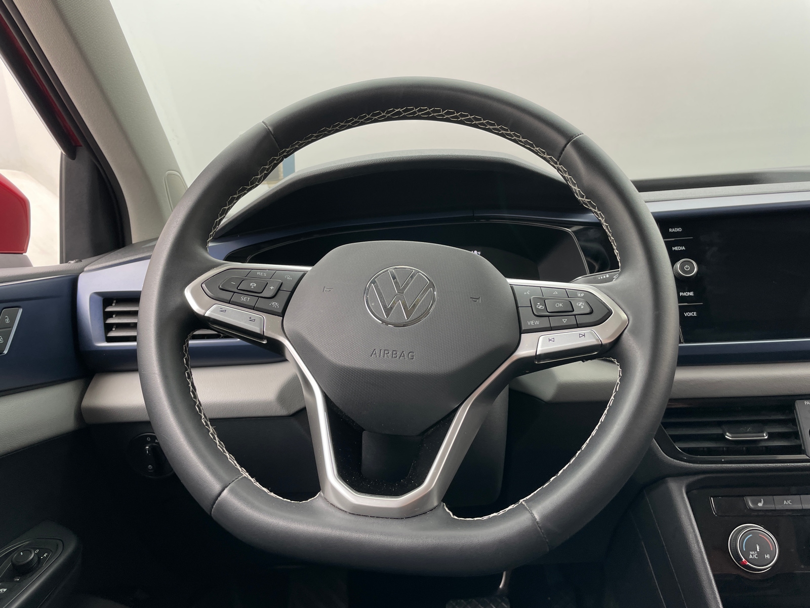 Thumbnail: 2023 Volkswagen Taos - 4