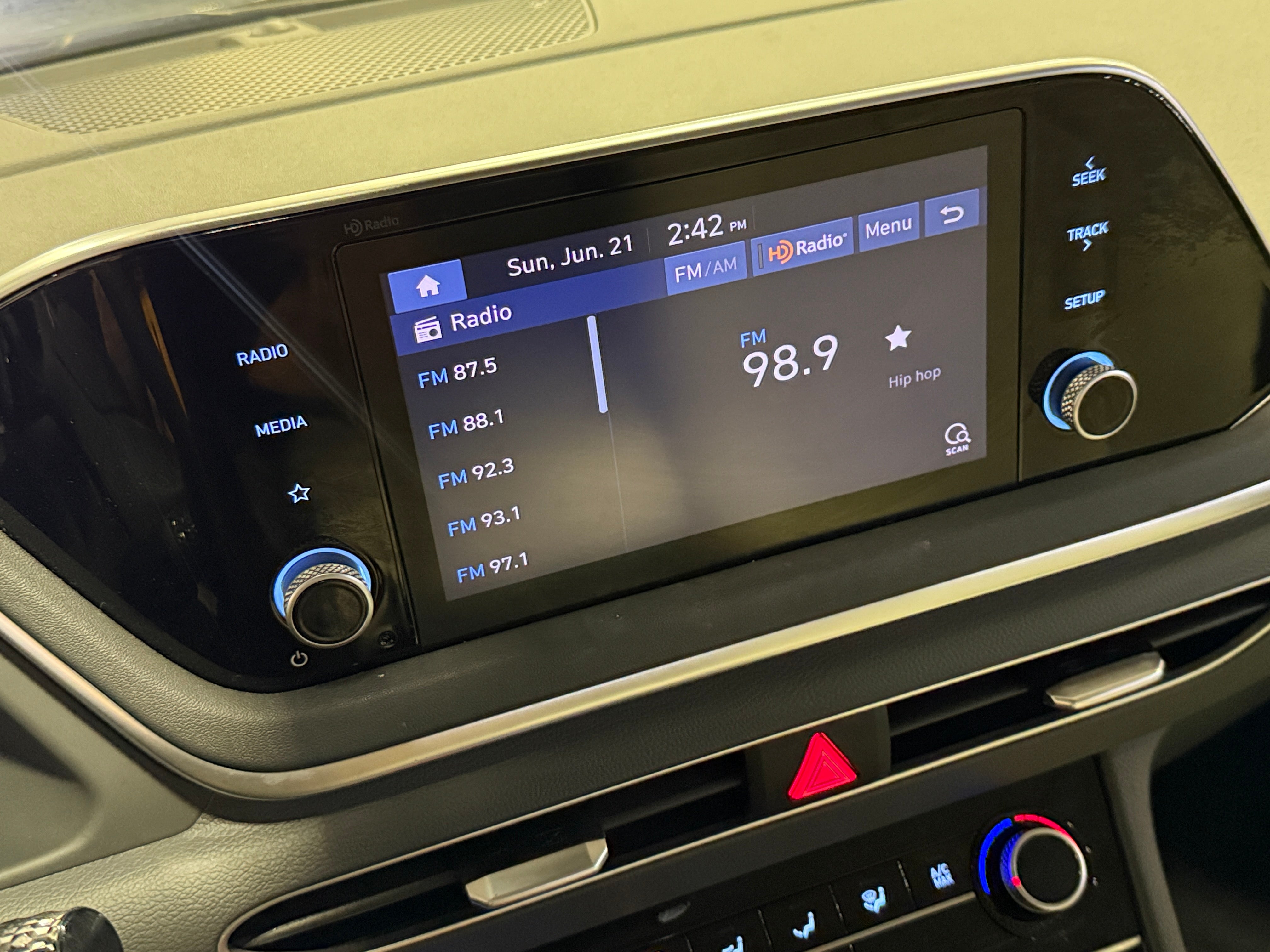 2023 Hyundai Sonata SE 4