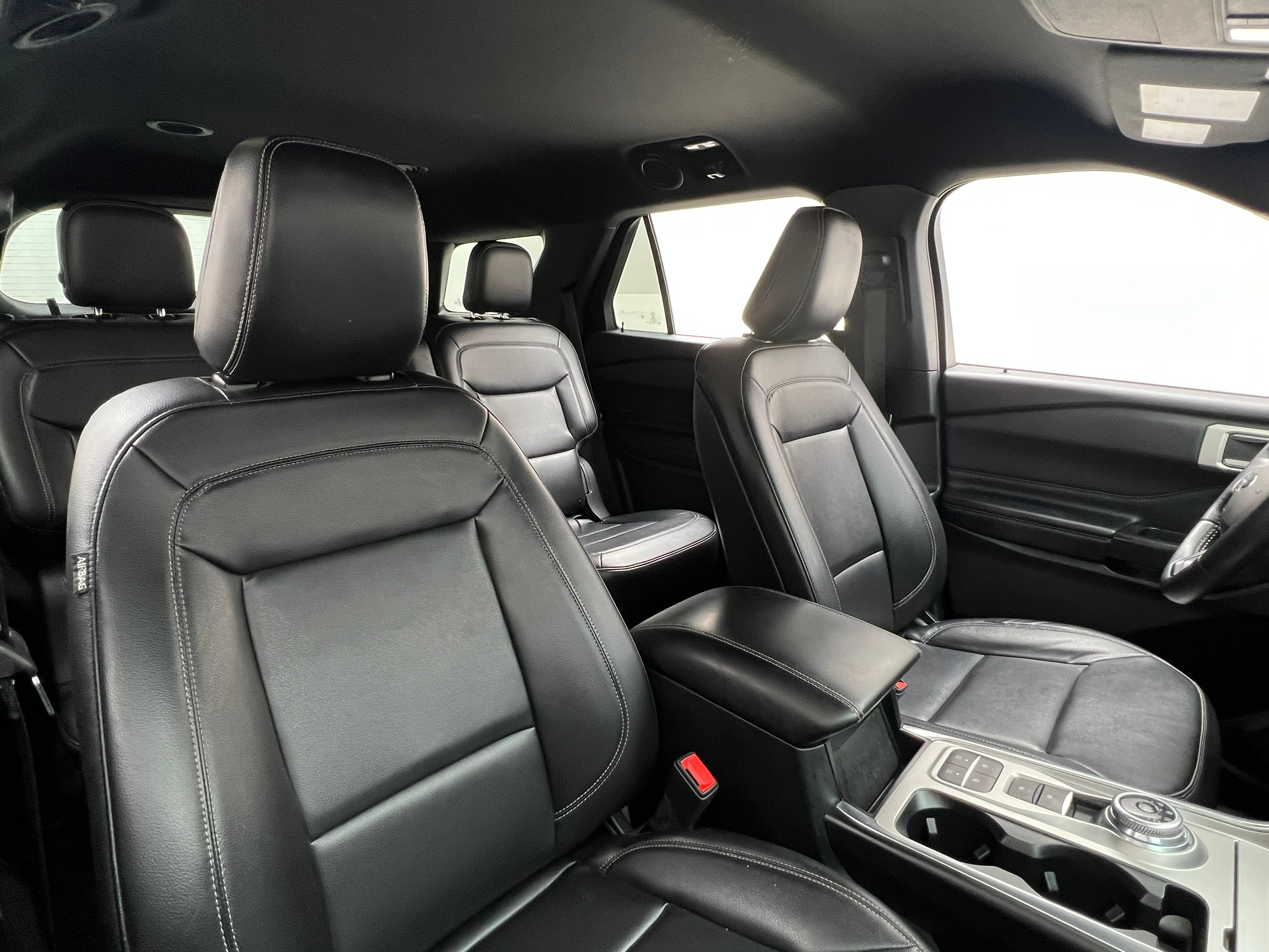 2020 Ford Explorer XLT 2
