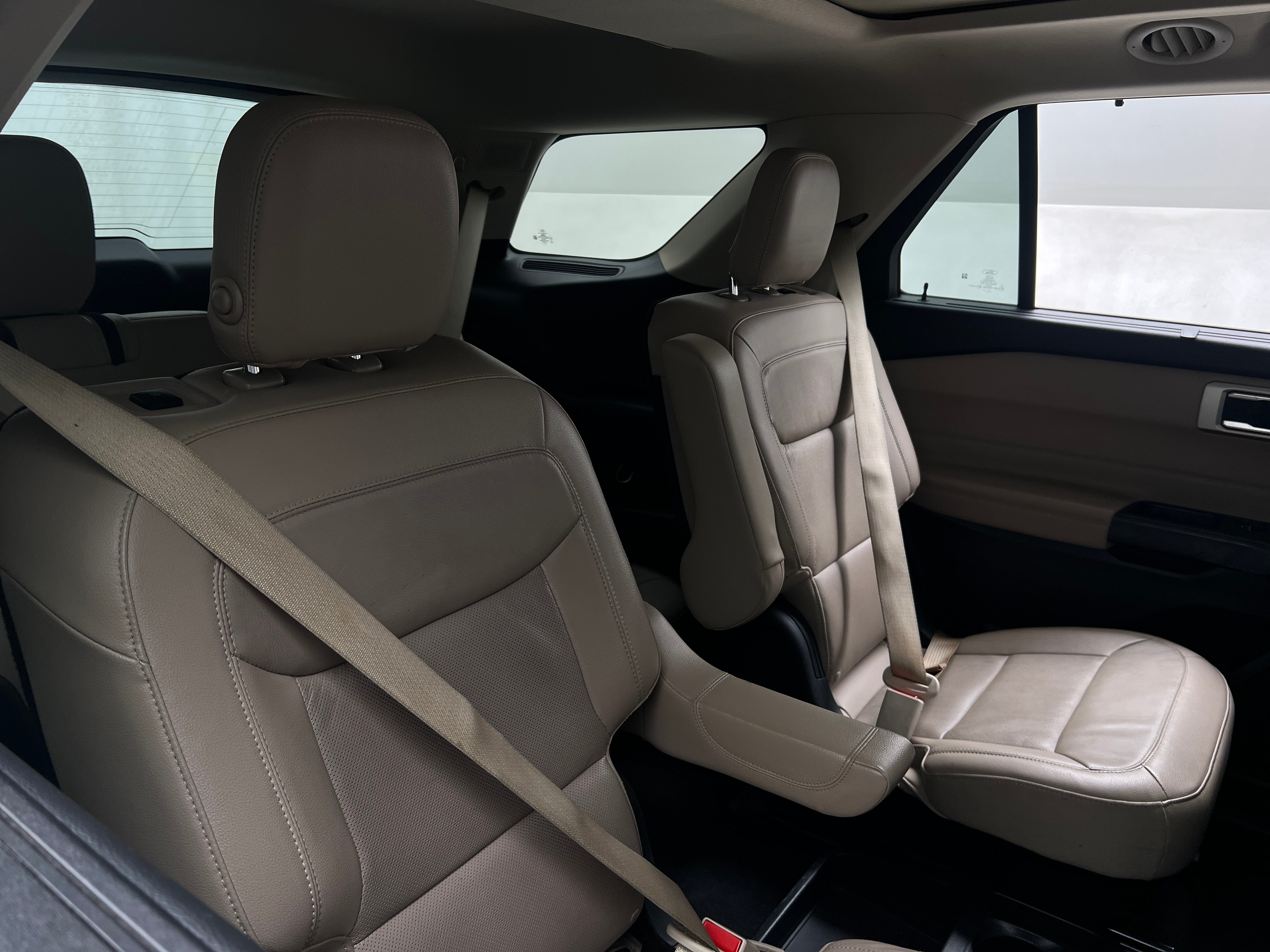 2020 Ford Explorer Limited 5