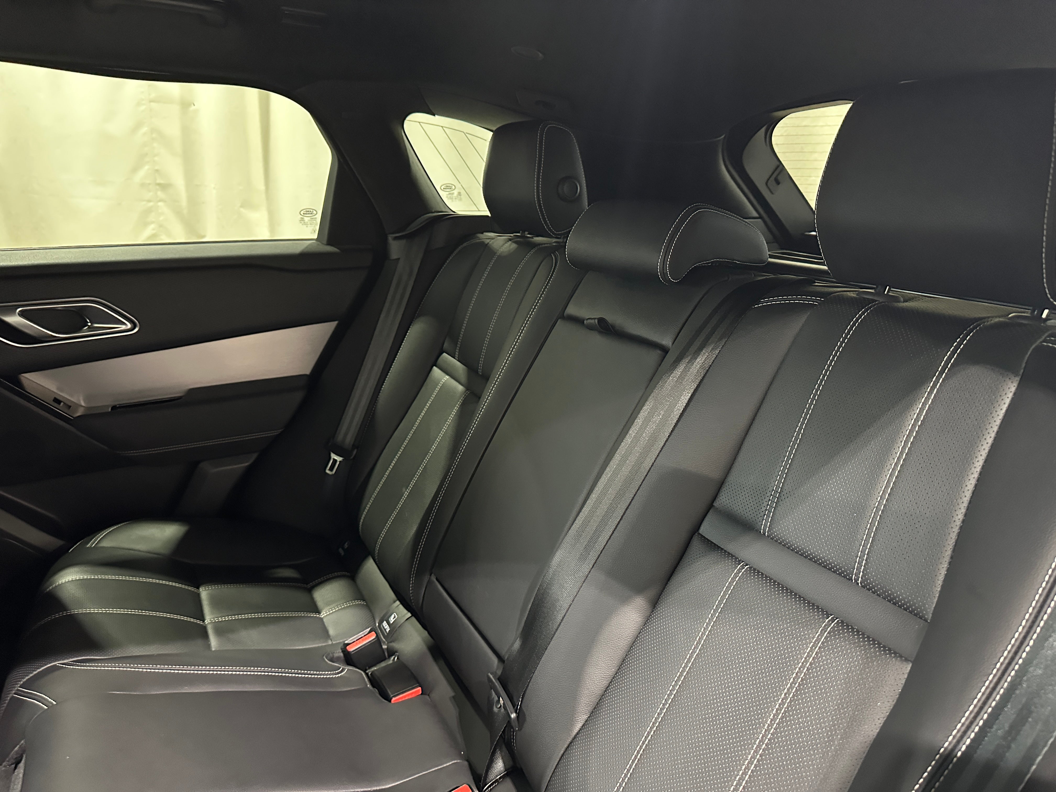 2022 Land Rover Range Rover Velar R-Dynamic S 5