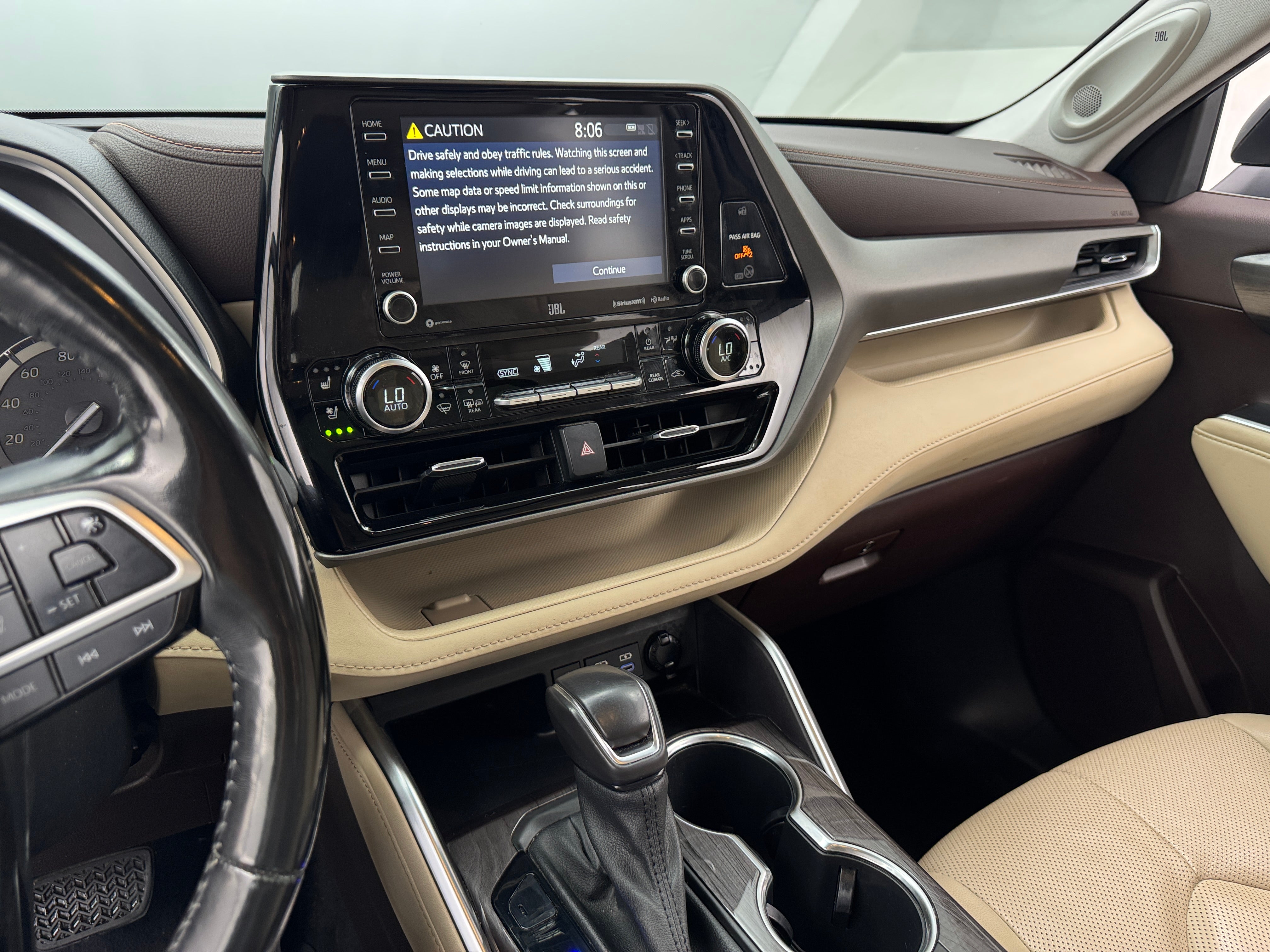2022 Toyota Highlander Limited 3