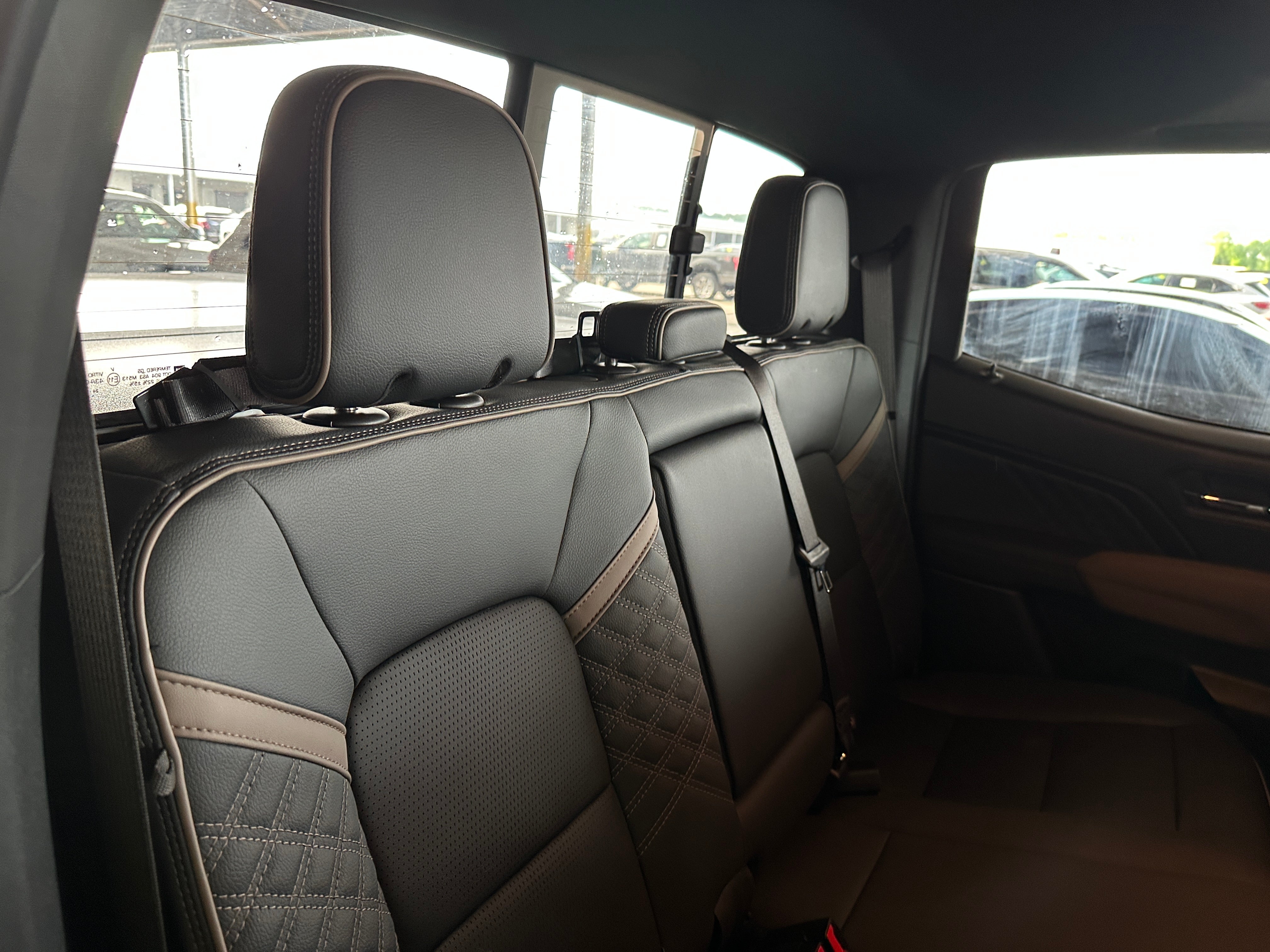 2024 GMC Canyon Denali 6