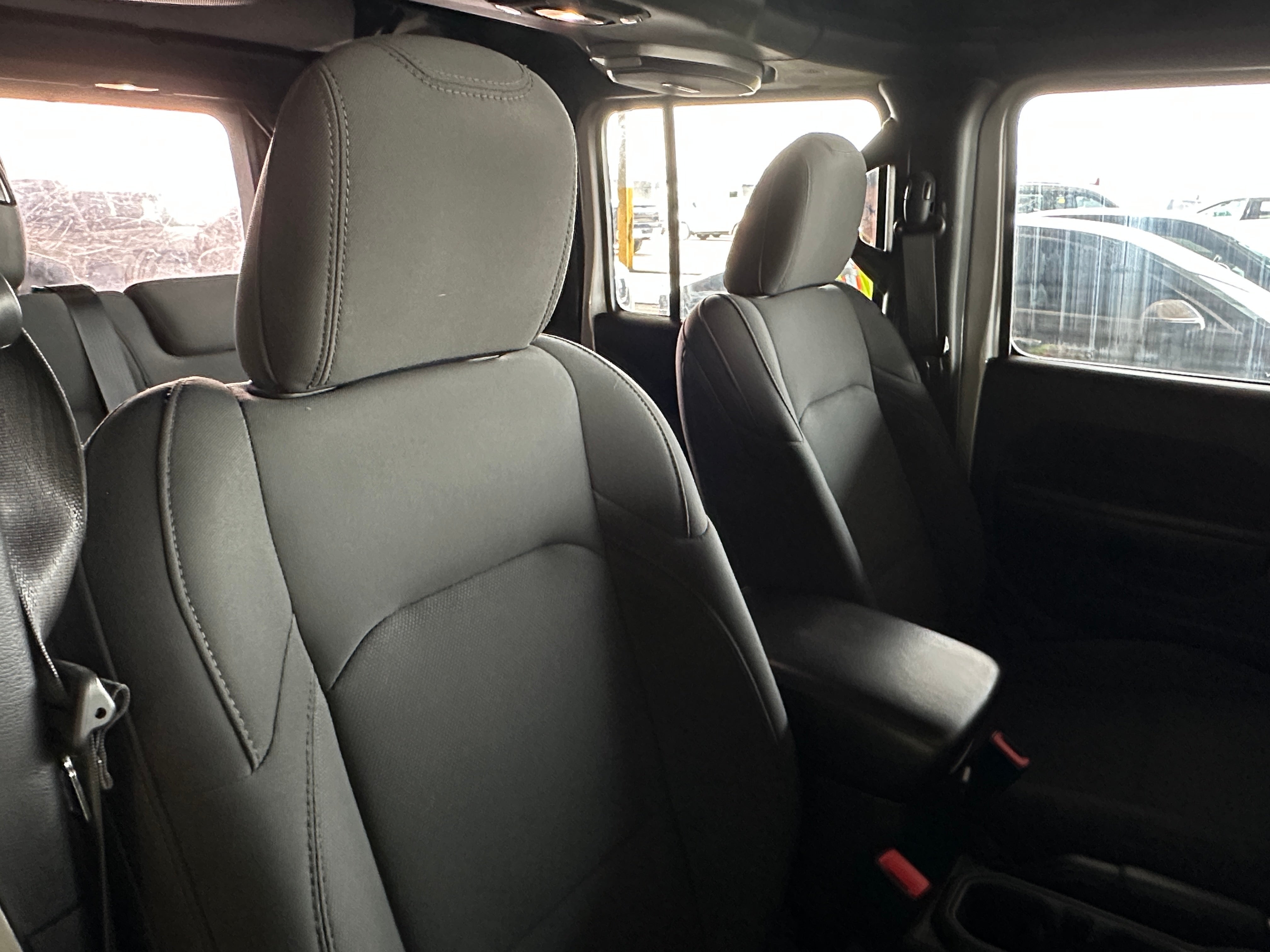 2018 Jeep Wrangler Unlimited Sport 2