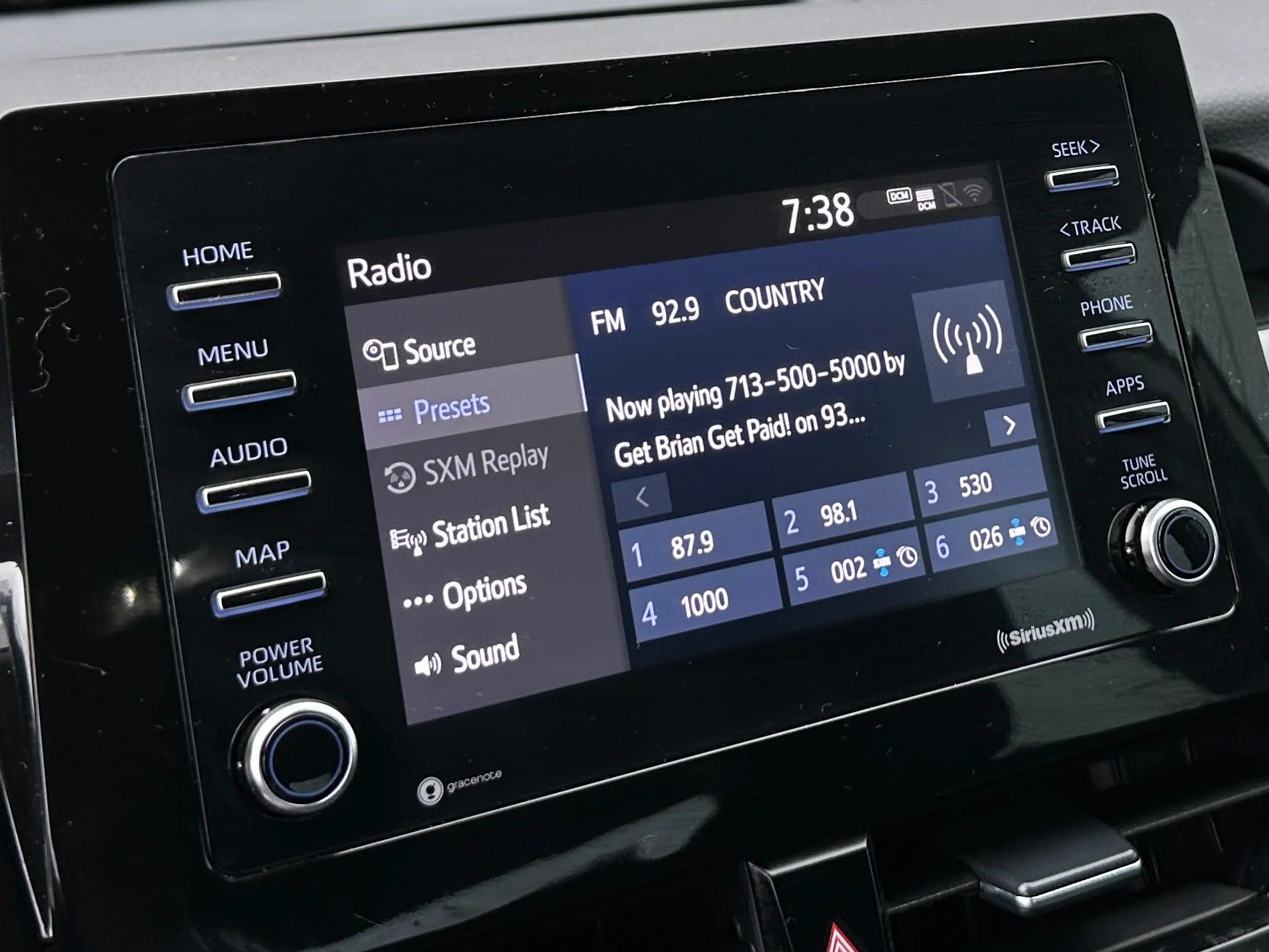 2021 Toyota Camry SE 3