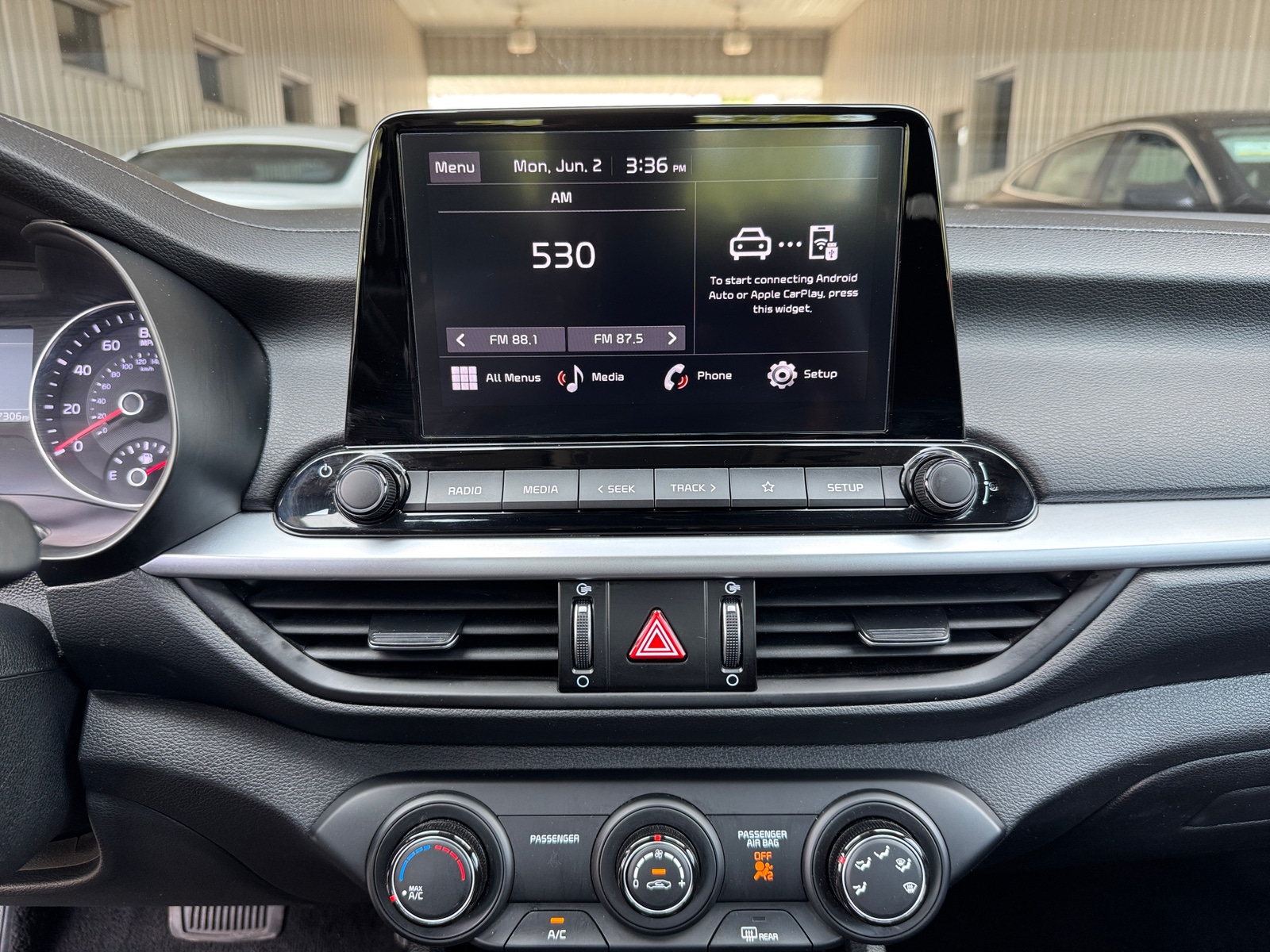 Thumbnail: 2024 Kia Forte - 4