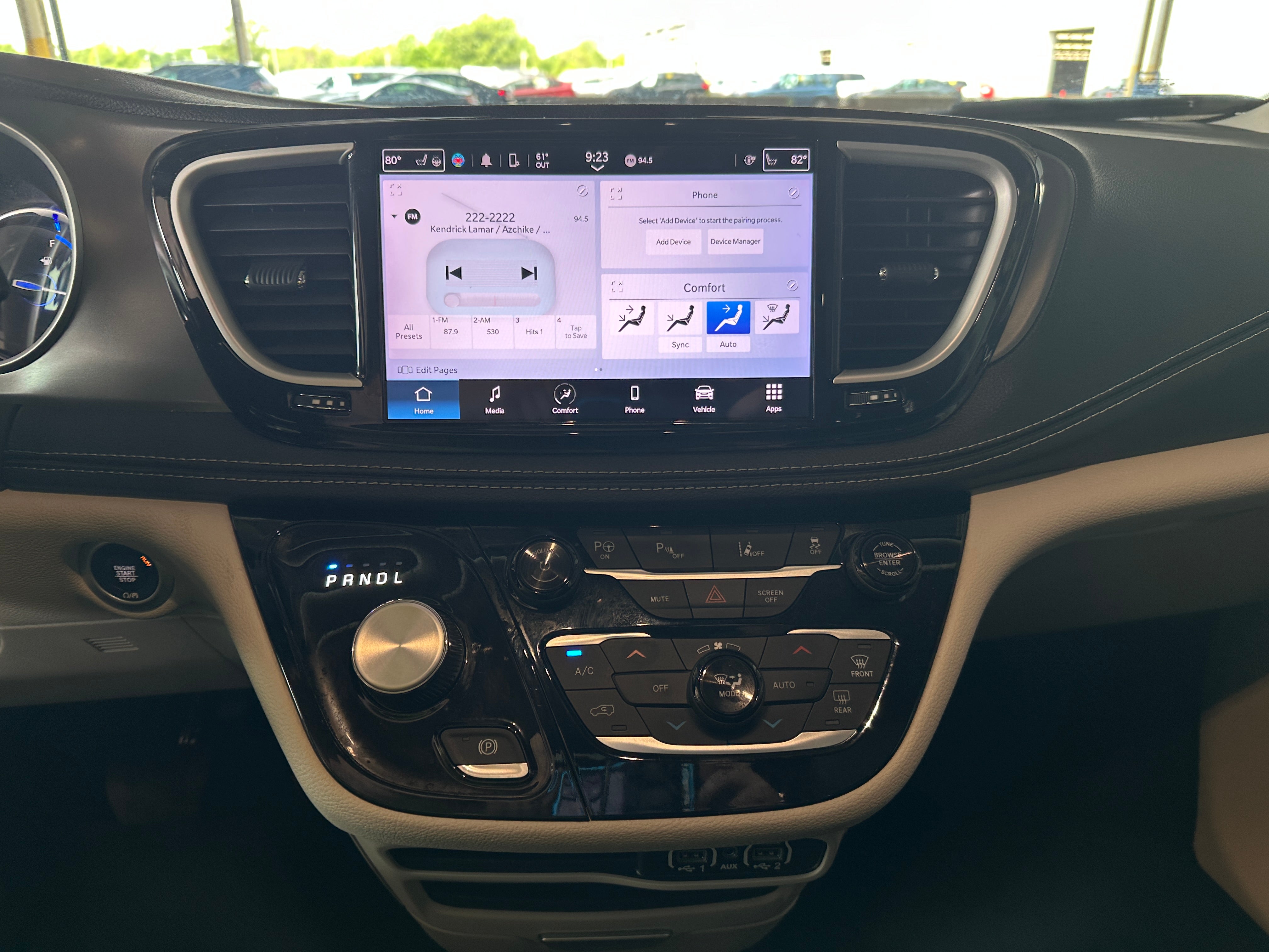 2023 Chrysler Pacifica Hybrid Touring L 3