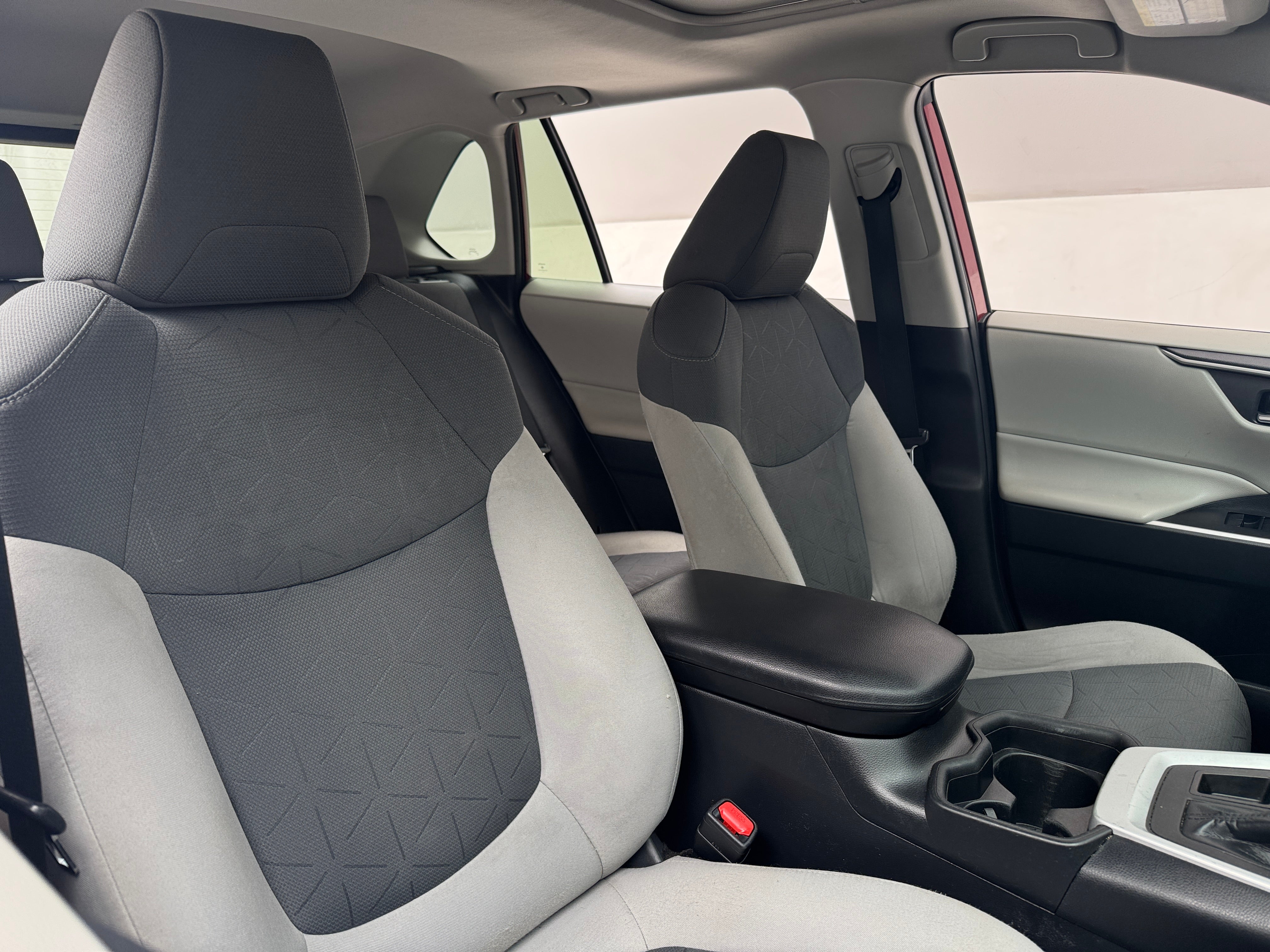 2019 Toyota RAV4 XLE 2