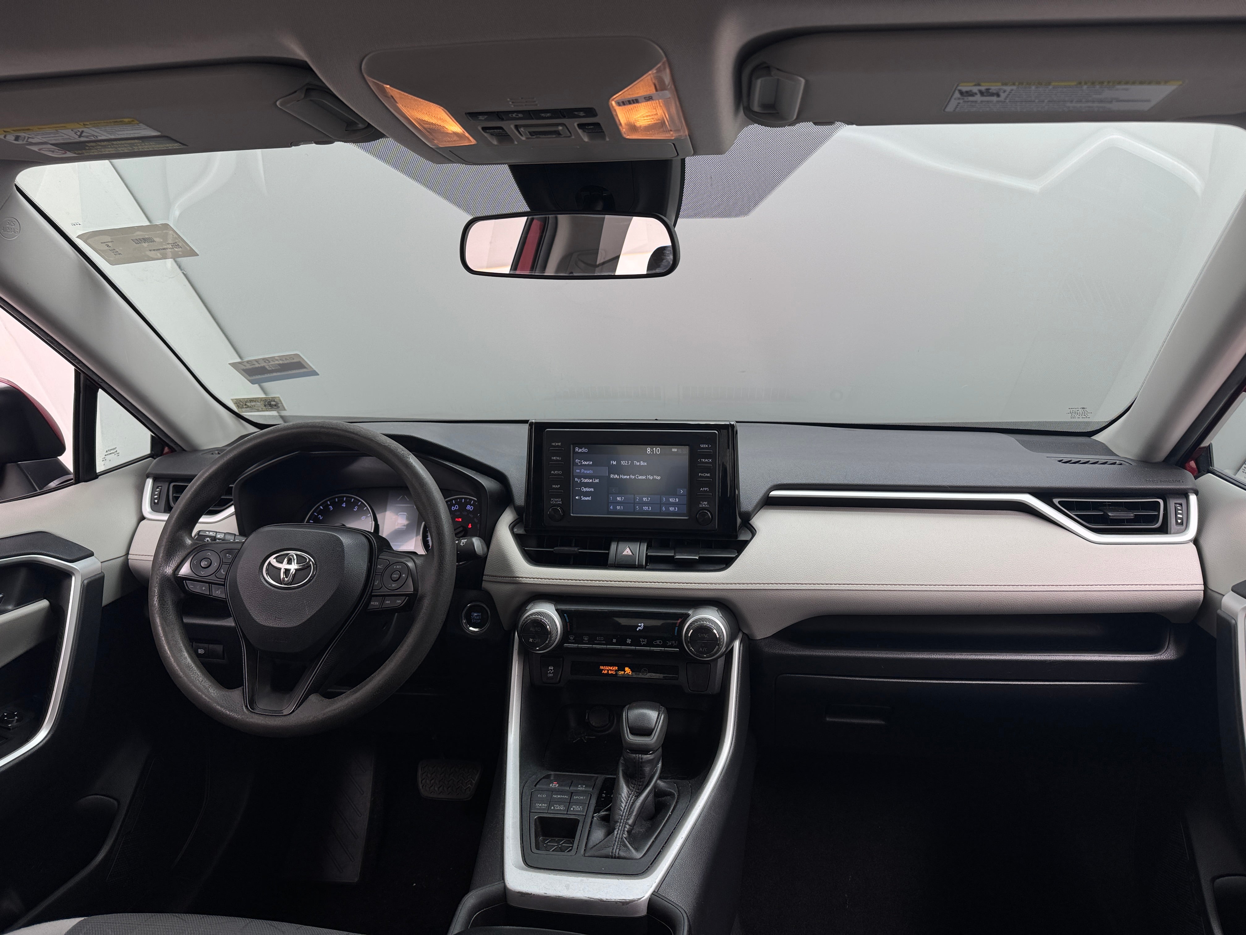2019 Toyota RAV4 XLE 3