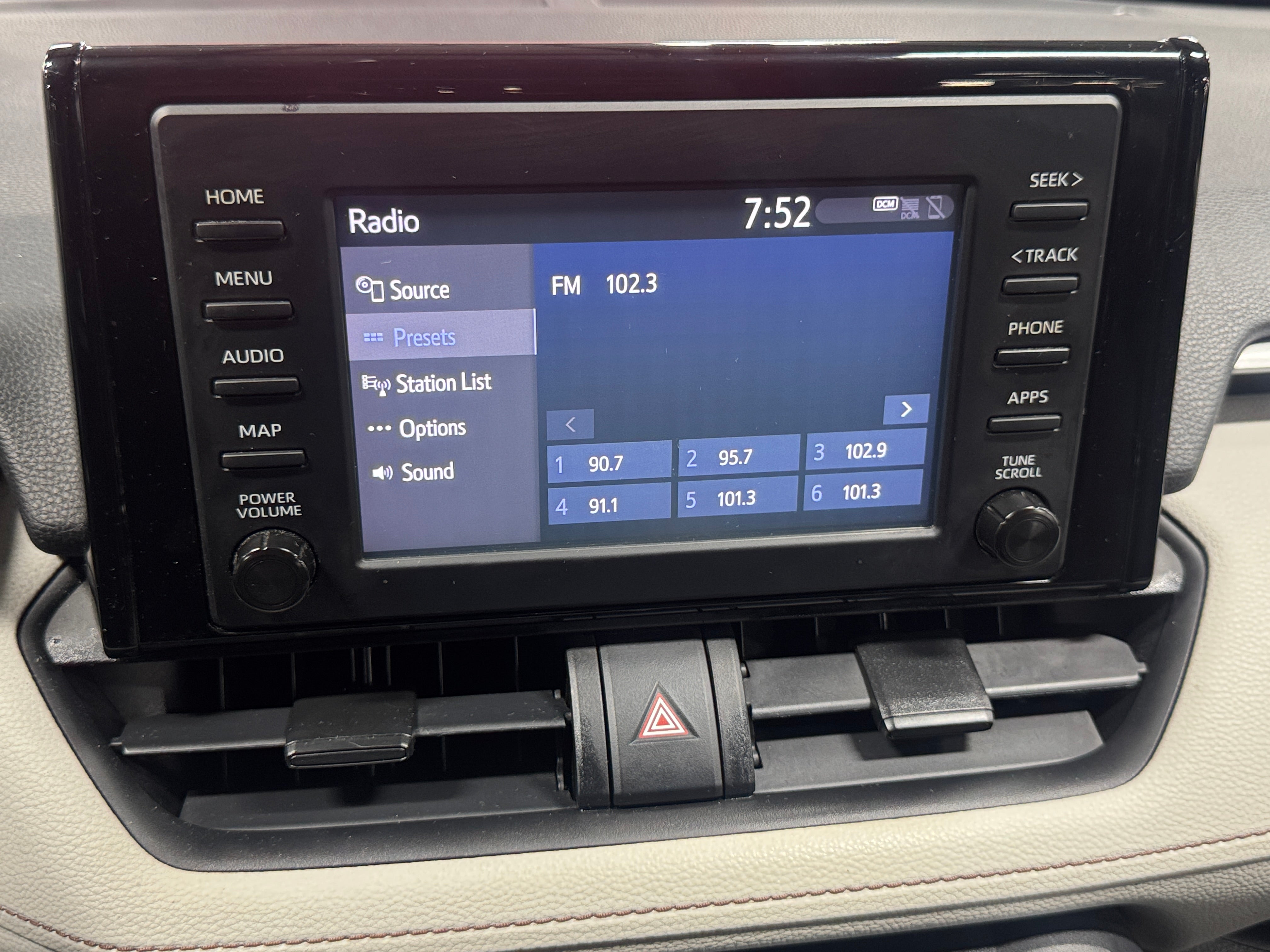 2019 Toyota RAV4 XLE 4
