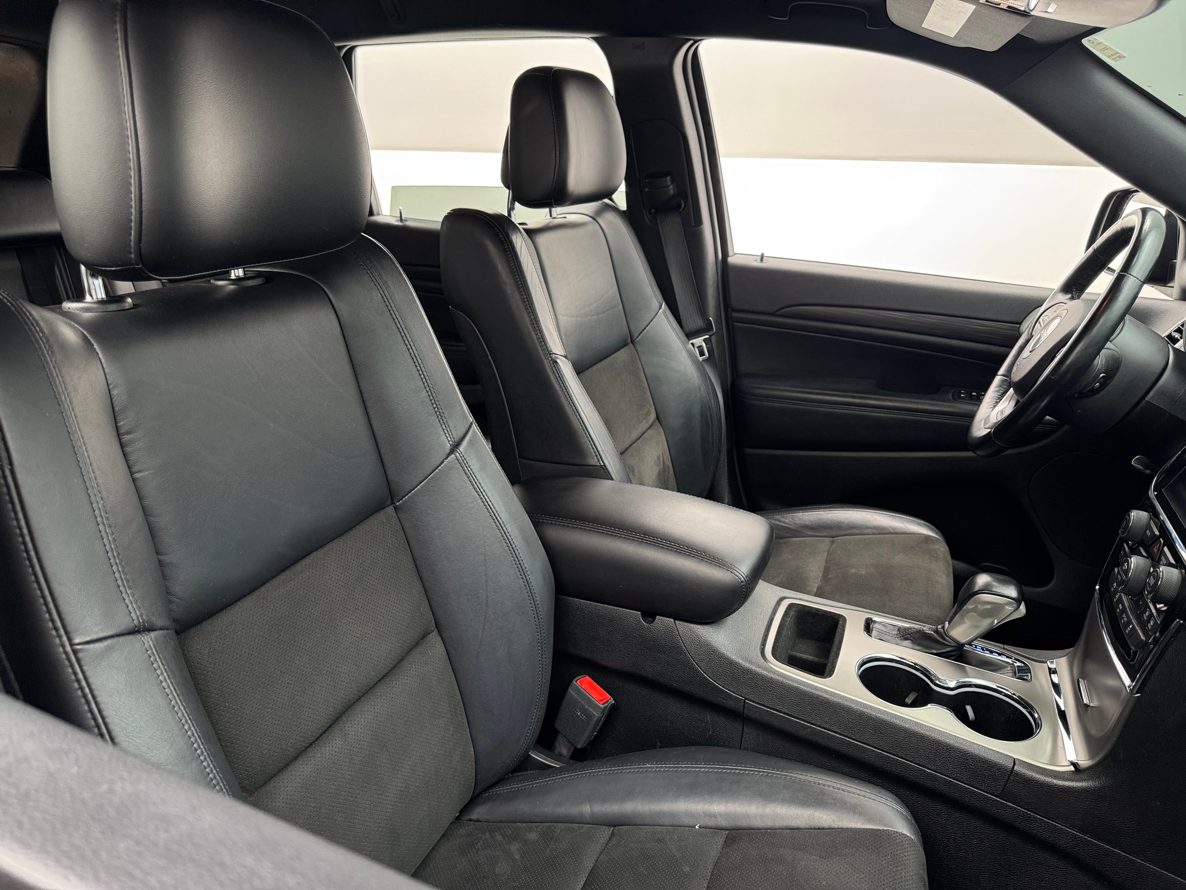 2021 Jeep Grand Cherokee Laredo 2