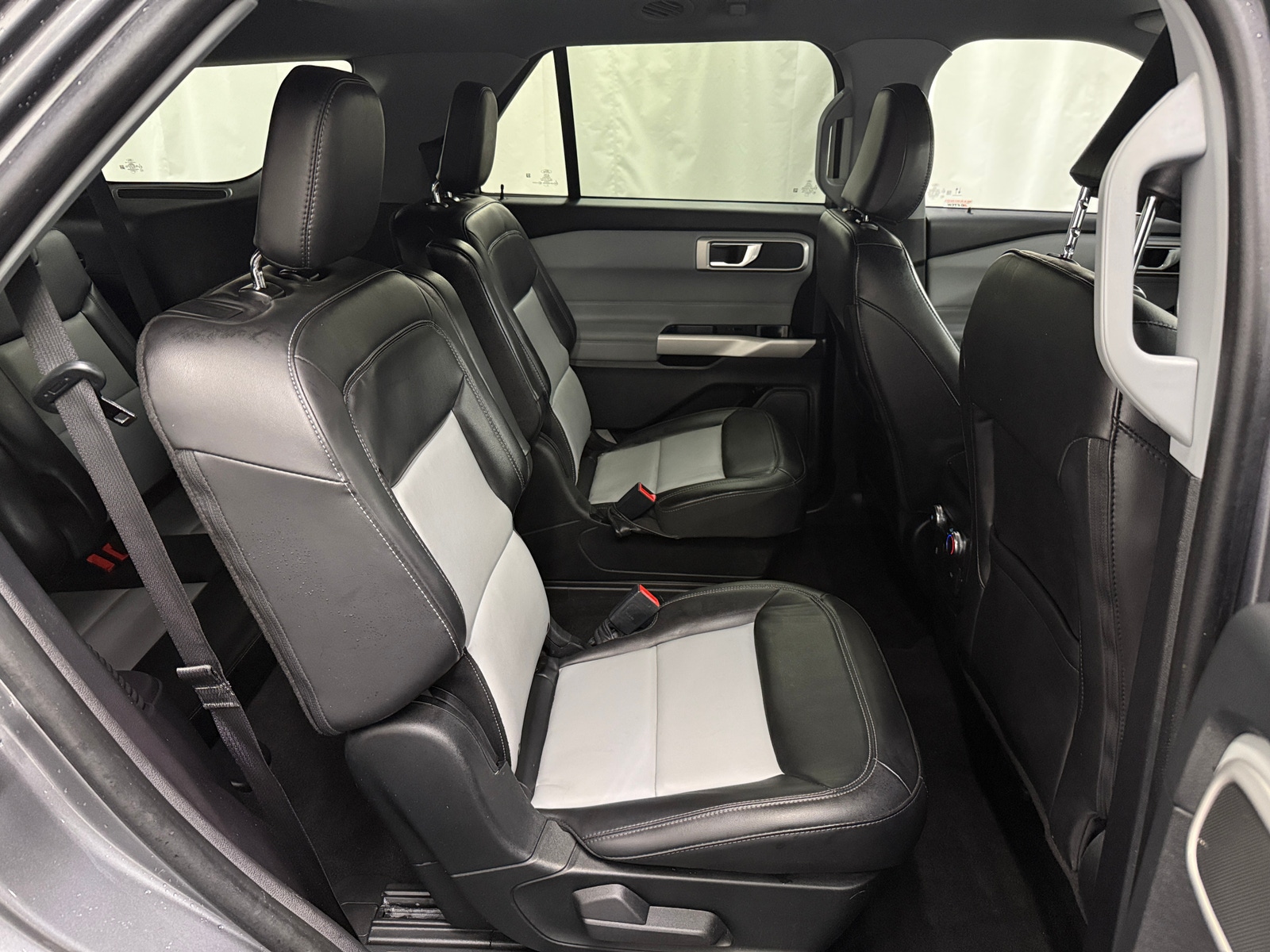 Thumbnail: 2022 Ford Explorer - 6